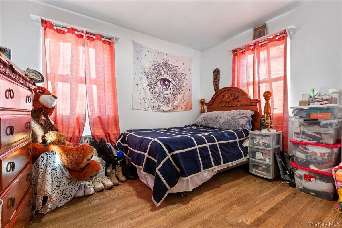 2761 Hering Avenue, Bronx, NY 10469