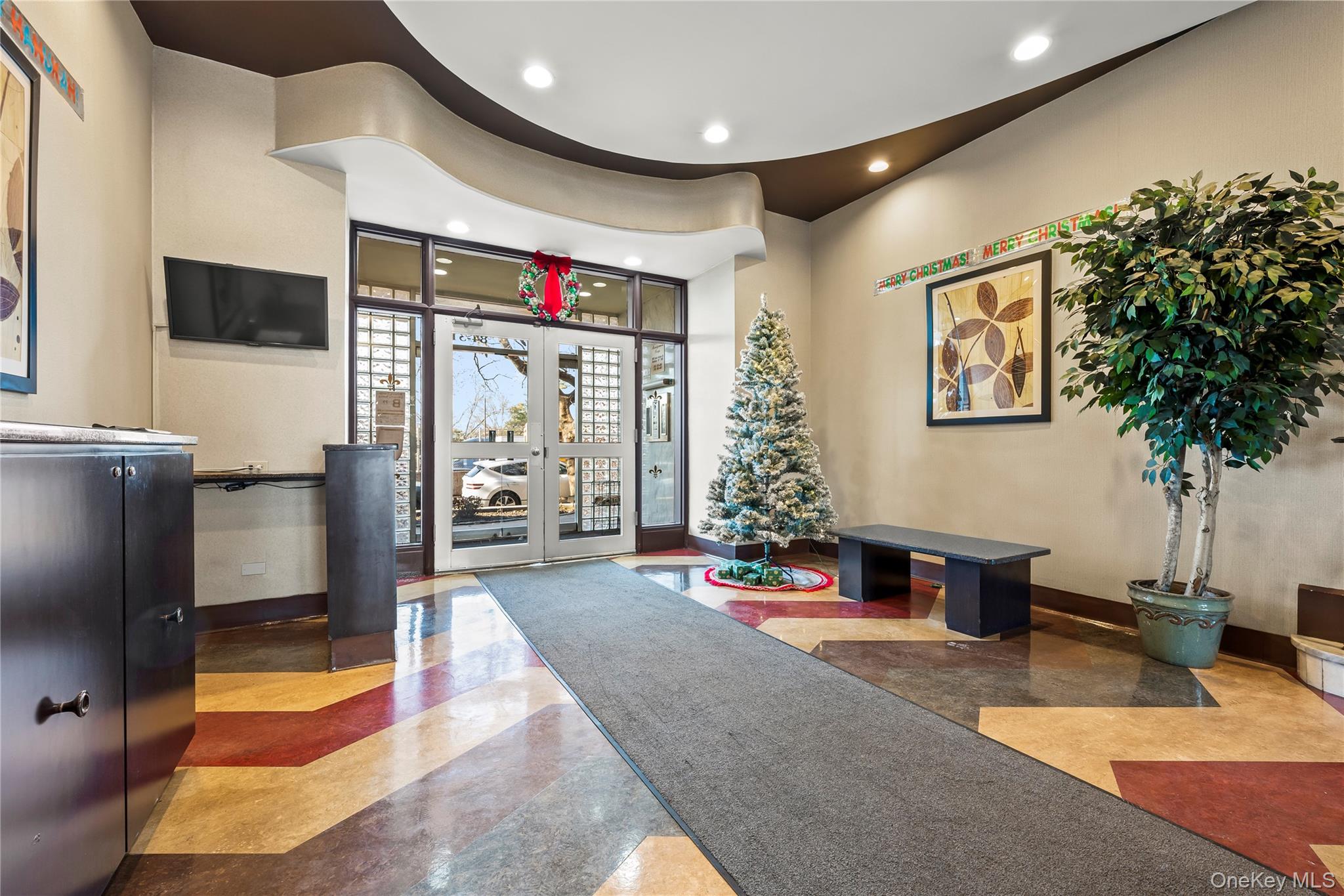 84-31 Van Wyck Expressway # 3C, Jamaica, NY 11435