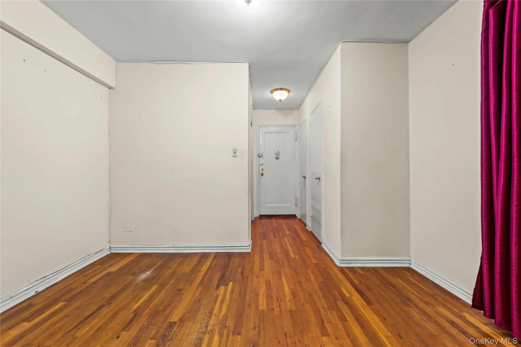 84-31 Van Wyck Expressway # 3C, Jamaica, NY 11435