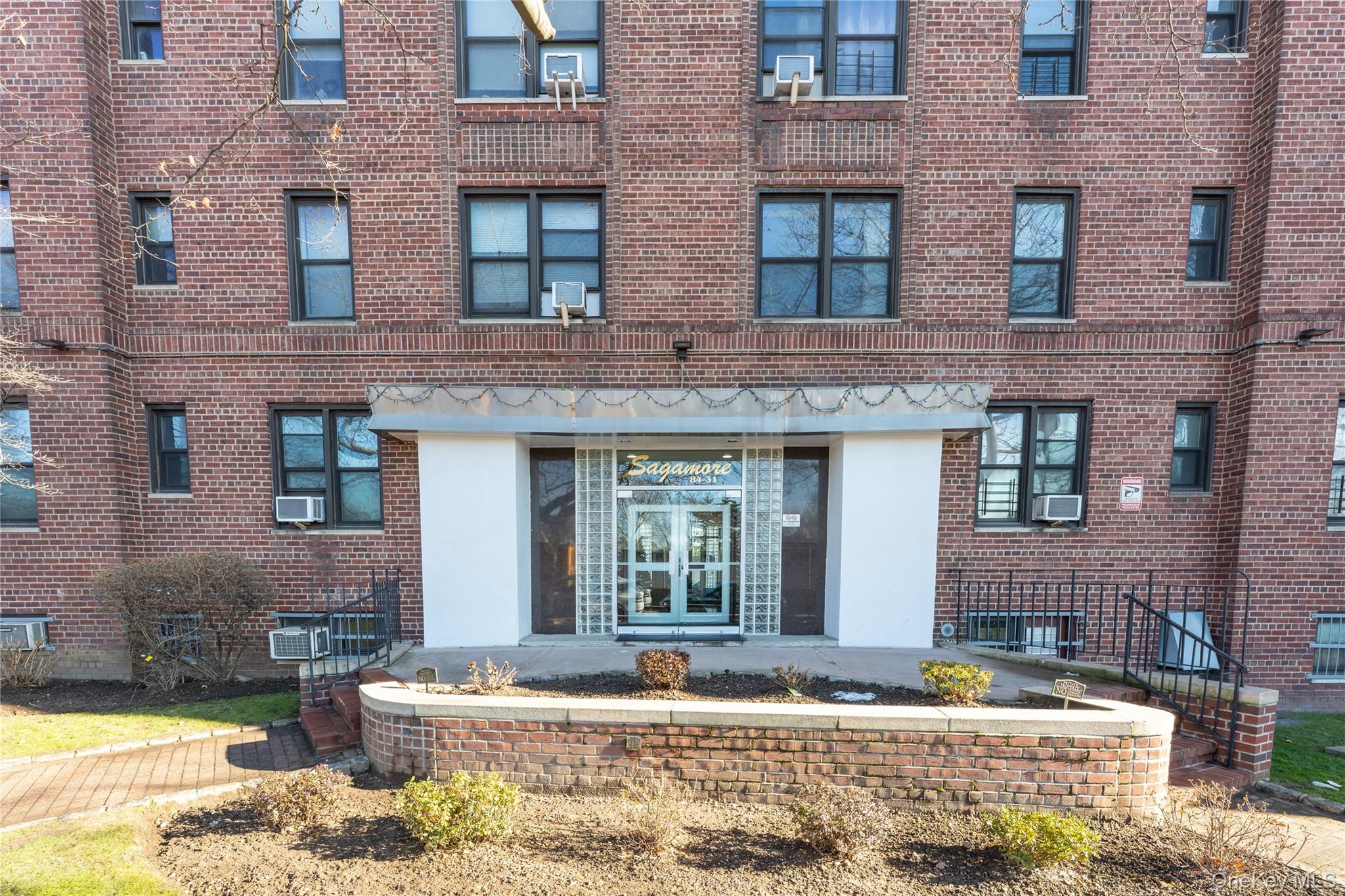 84-31 Van Wyck Expressway # 3C, Jamaica, NY 11435
