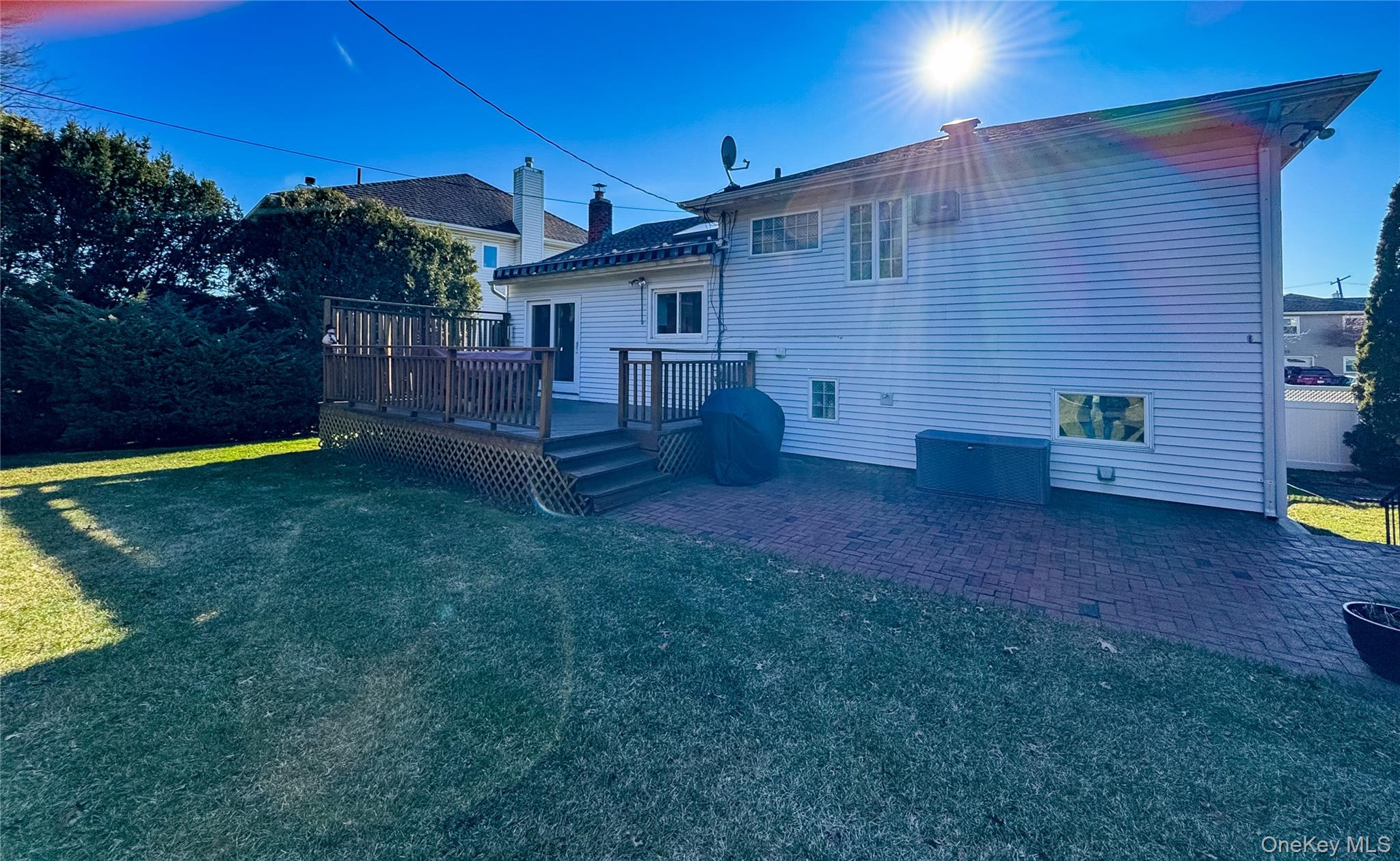 28 Garden Circle, Syosset, NY 11791