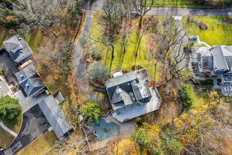 6 The Maples, Roslyn, NY 11576