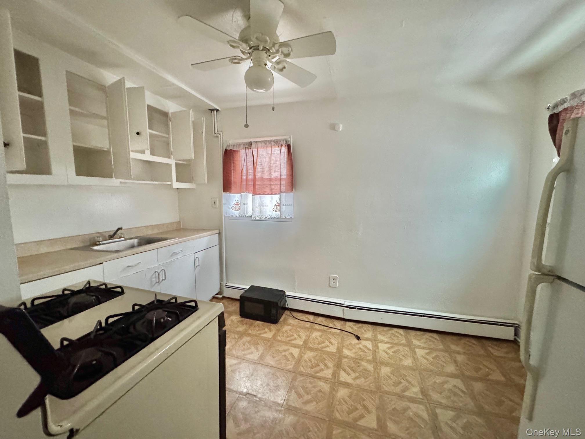 622 Broadway, Amityville, NY 11701