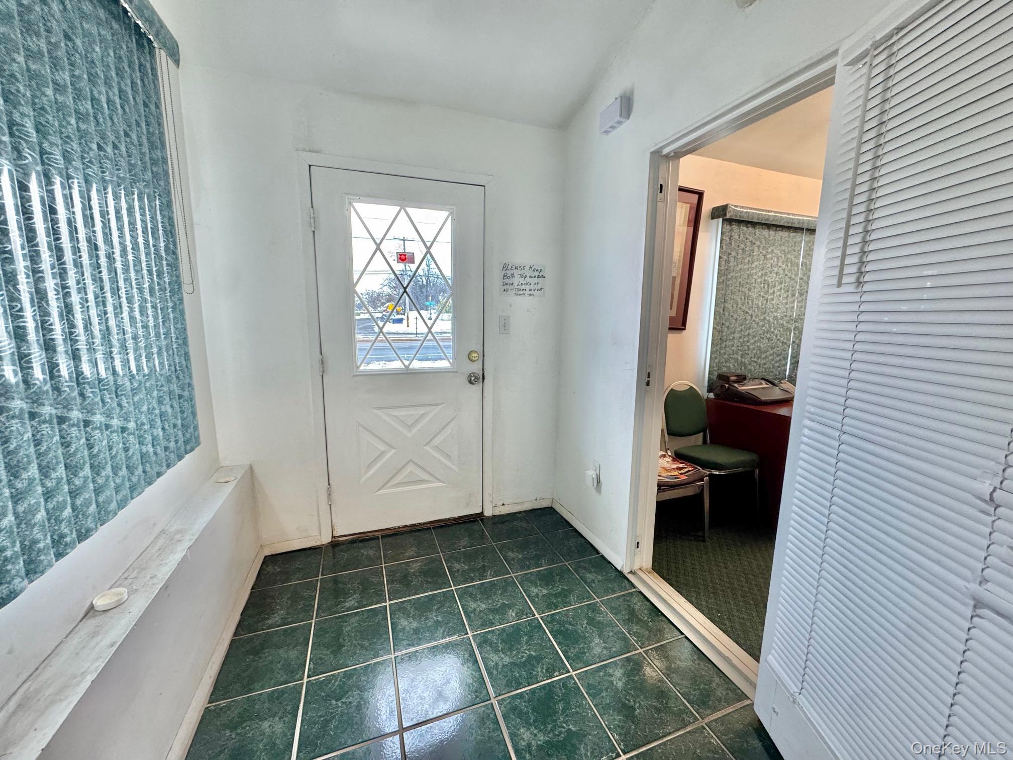 622 Broadway, Amityville, NY 11701