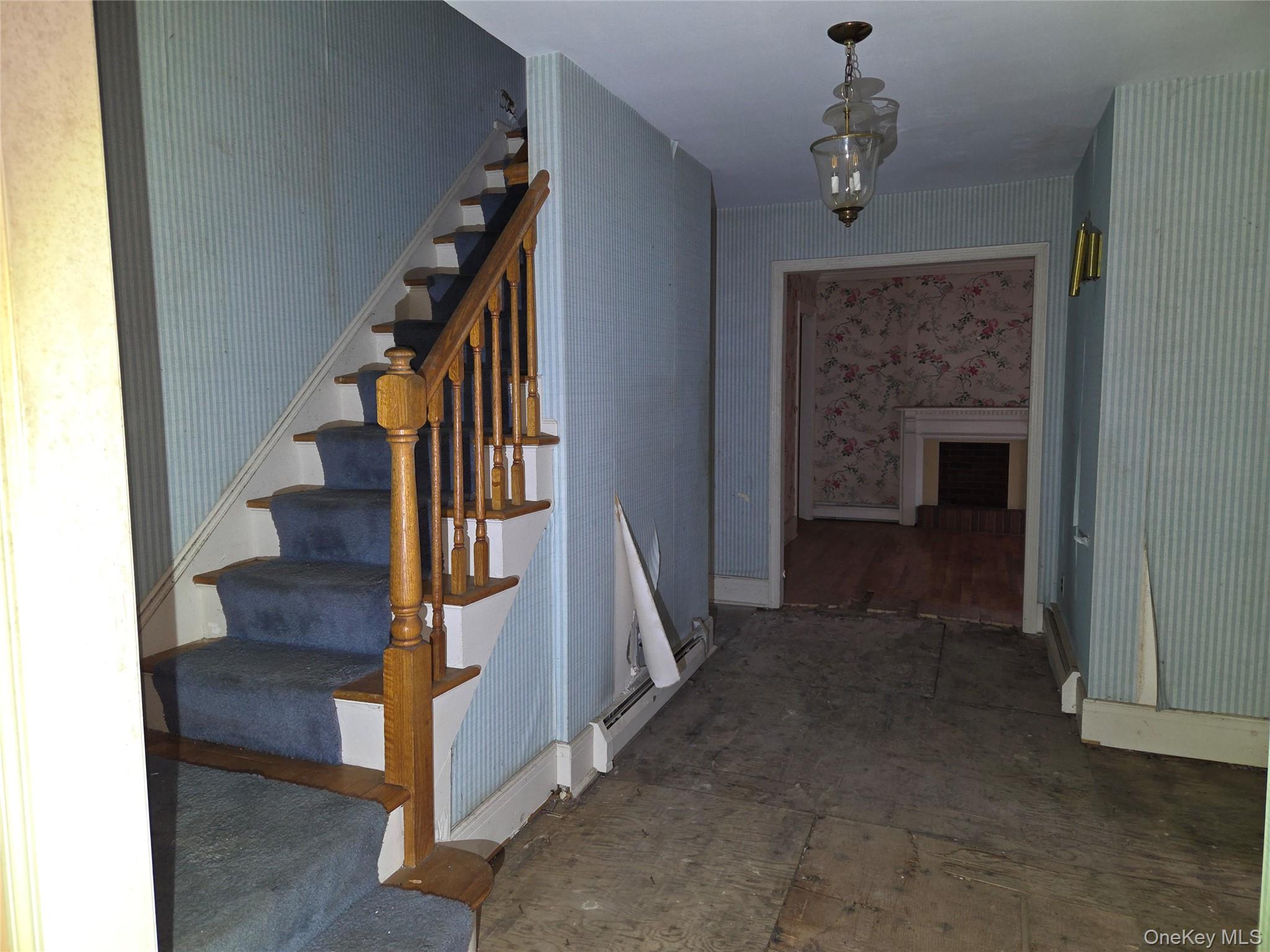 38 Amherst Court, Huntington, NY 11743