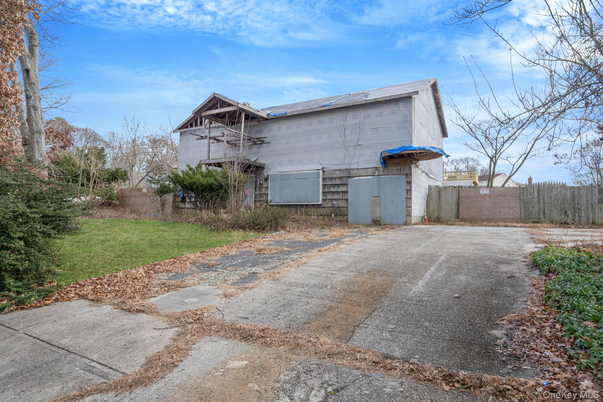 58 W Denis Lane, Coram, NY 11727