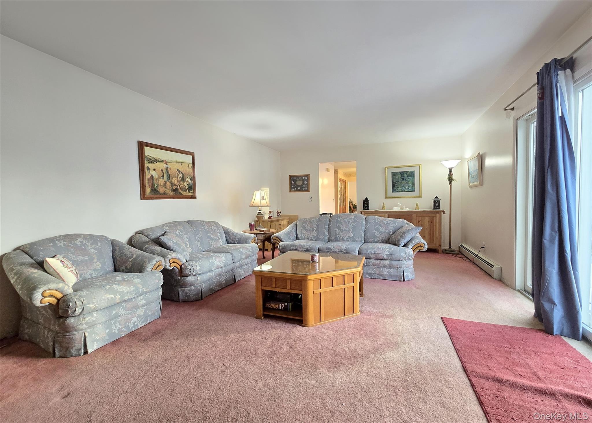 14 Avenue C, Holbrook, NY 11741