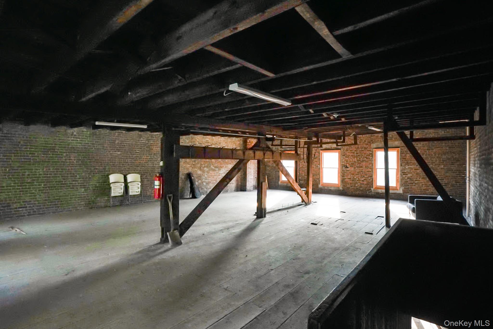 32 Chambers Street, Newburgh, NY 12550