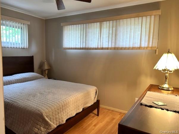 4 Oakhurst Road, Hampton Bays, NY 11946