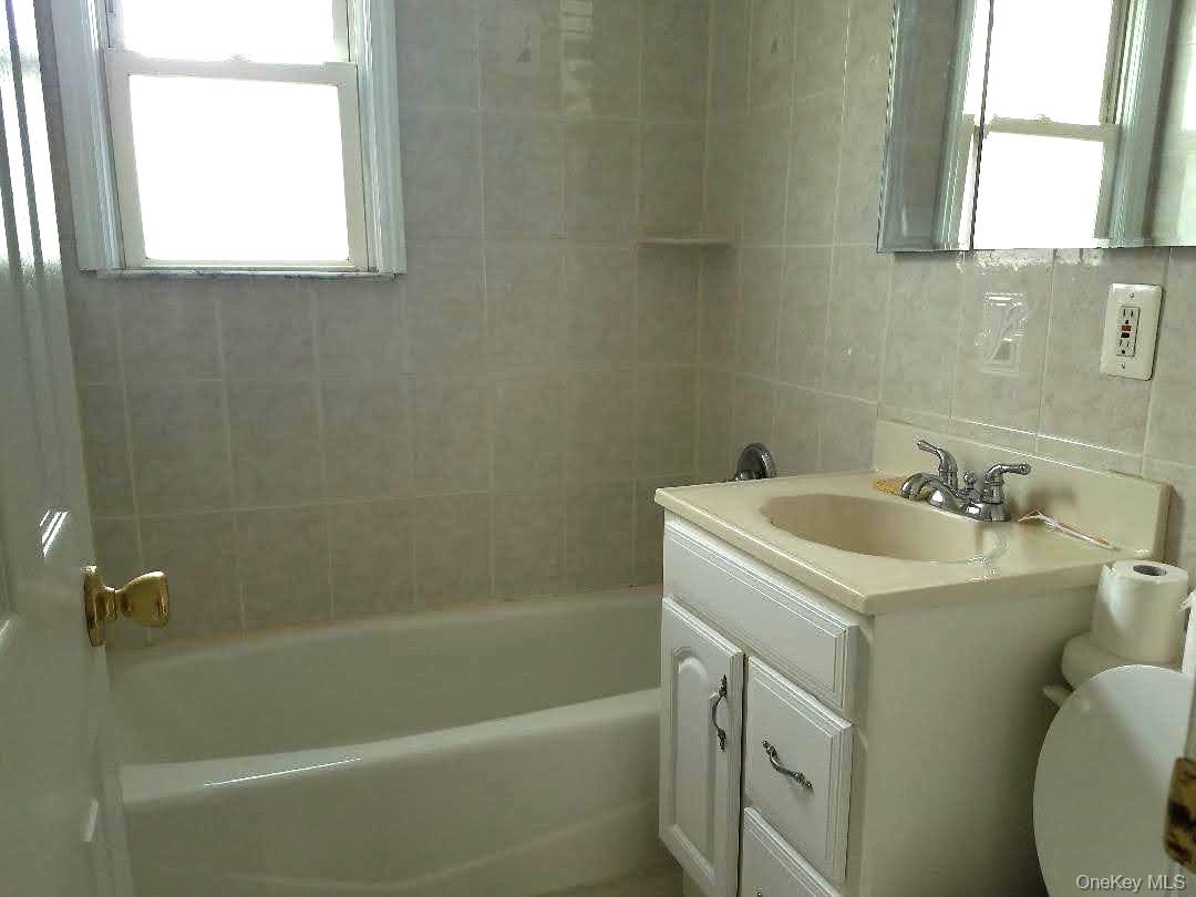 625 E Broadway # 4, Long Beach, NY 11561