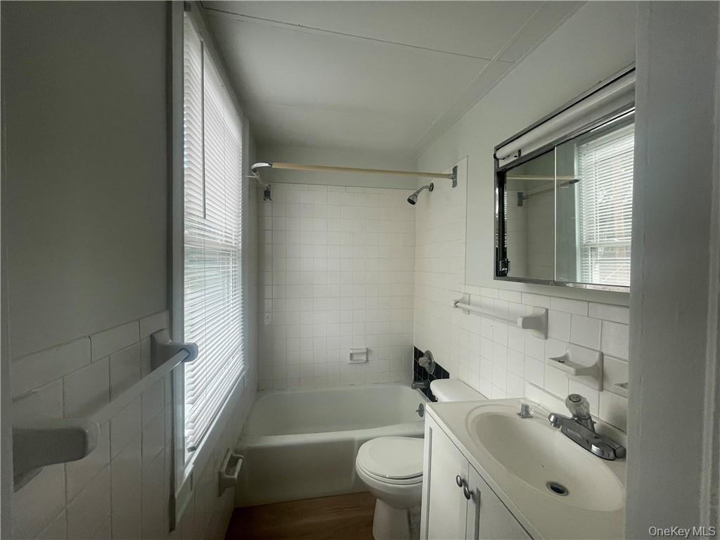 8 Mansion Street # 2, Poughkeepsie, NY 12601