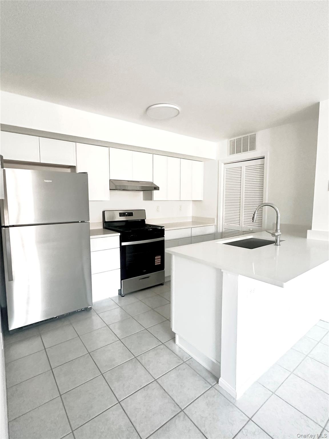 854 E Crooked Hill Road, Pearl River, NY 10965