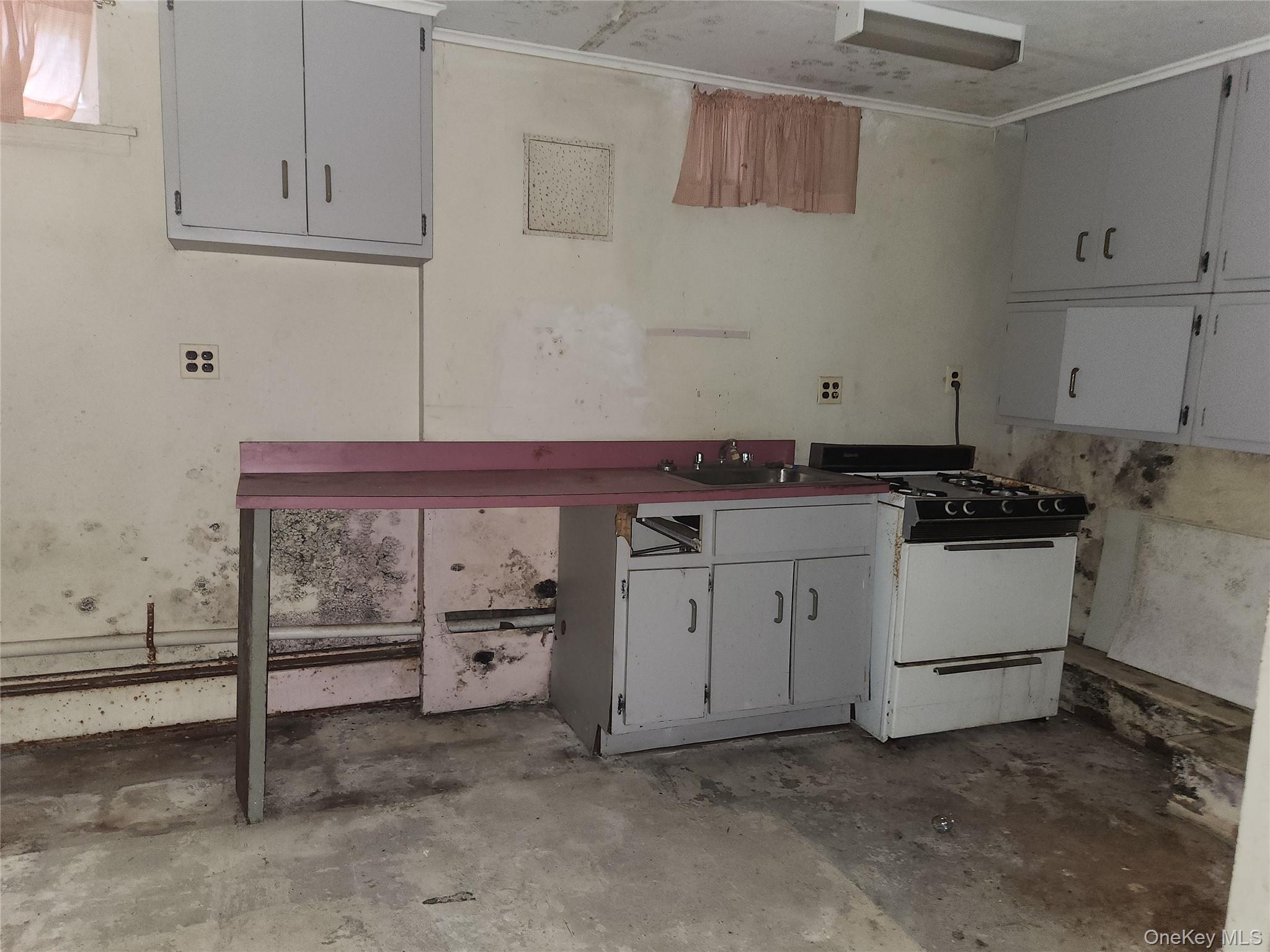 3237 Rawlins Avenue, Bronx, NY 10465