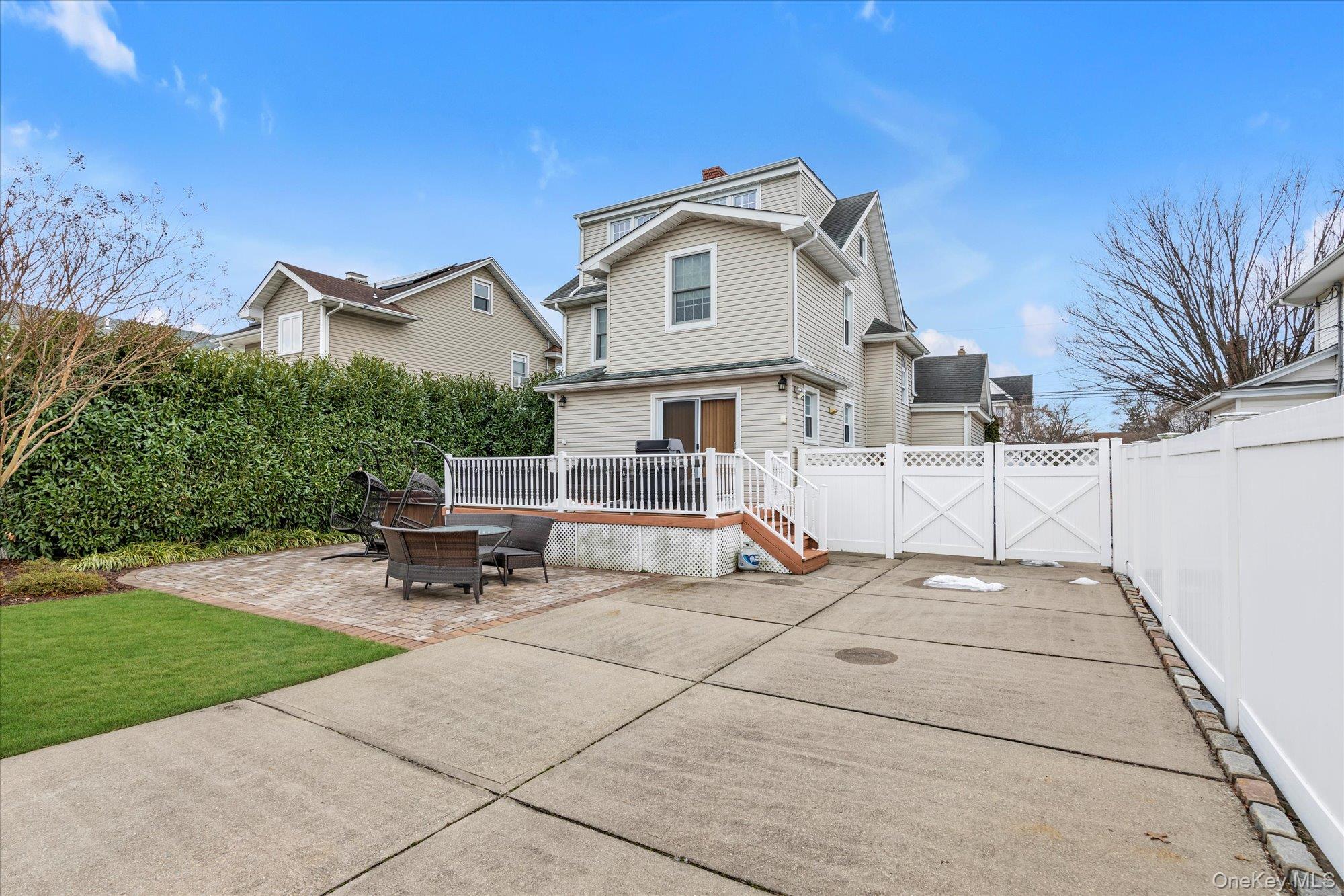 41 Marion Street, Lynbrook, NY 11563