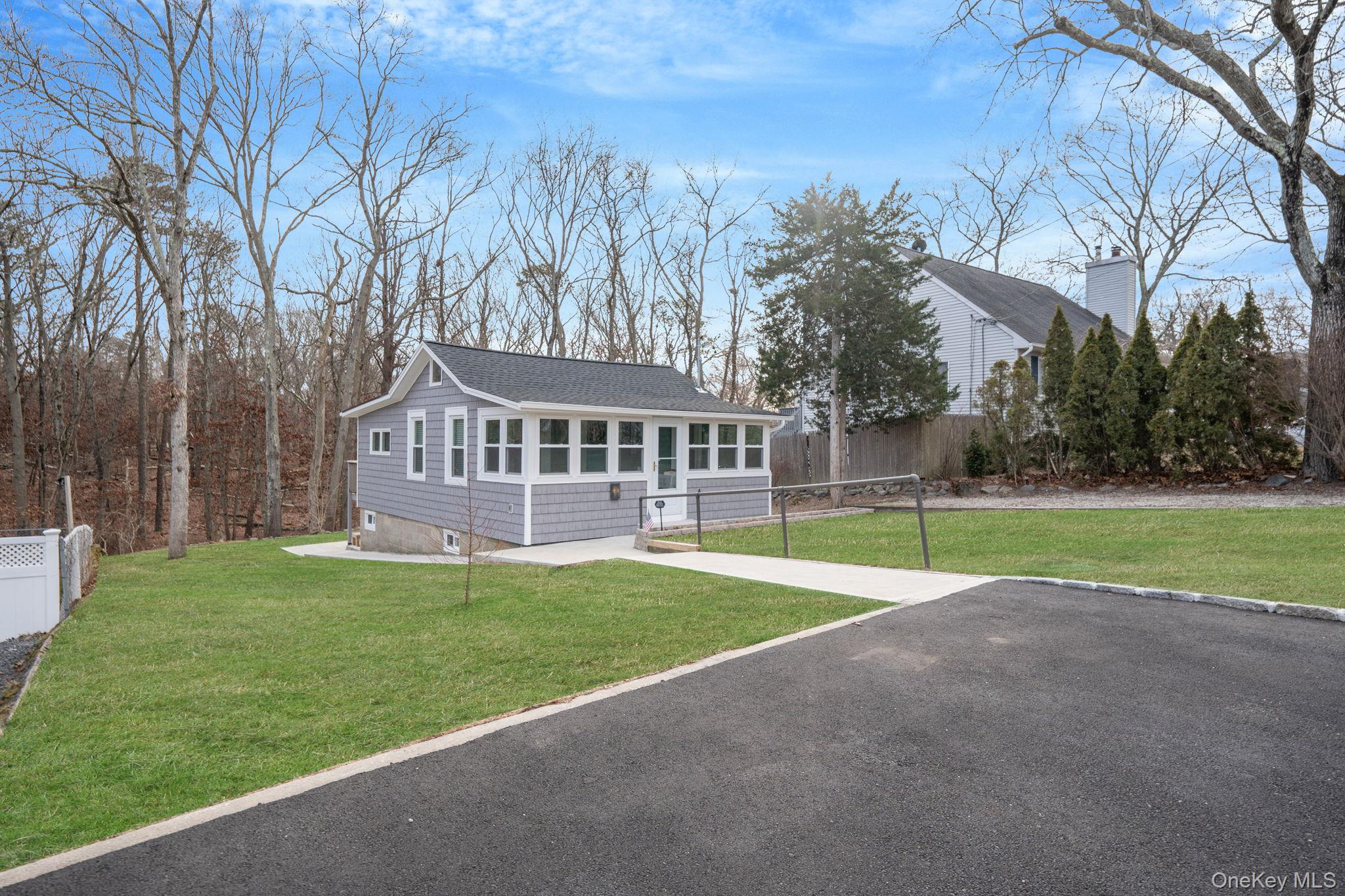 4 Wyandanch Trail, Ridge, NY 11961