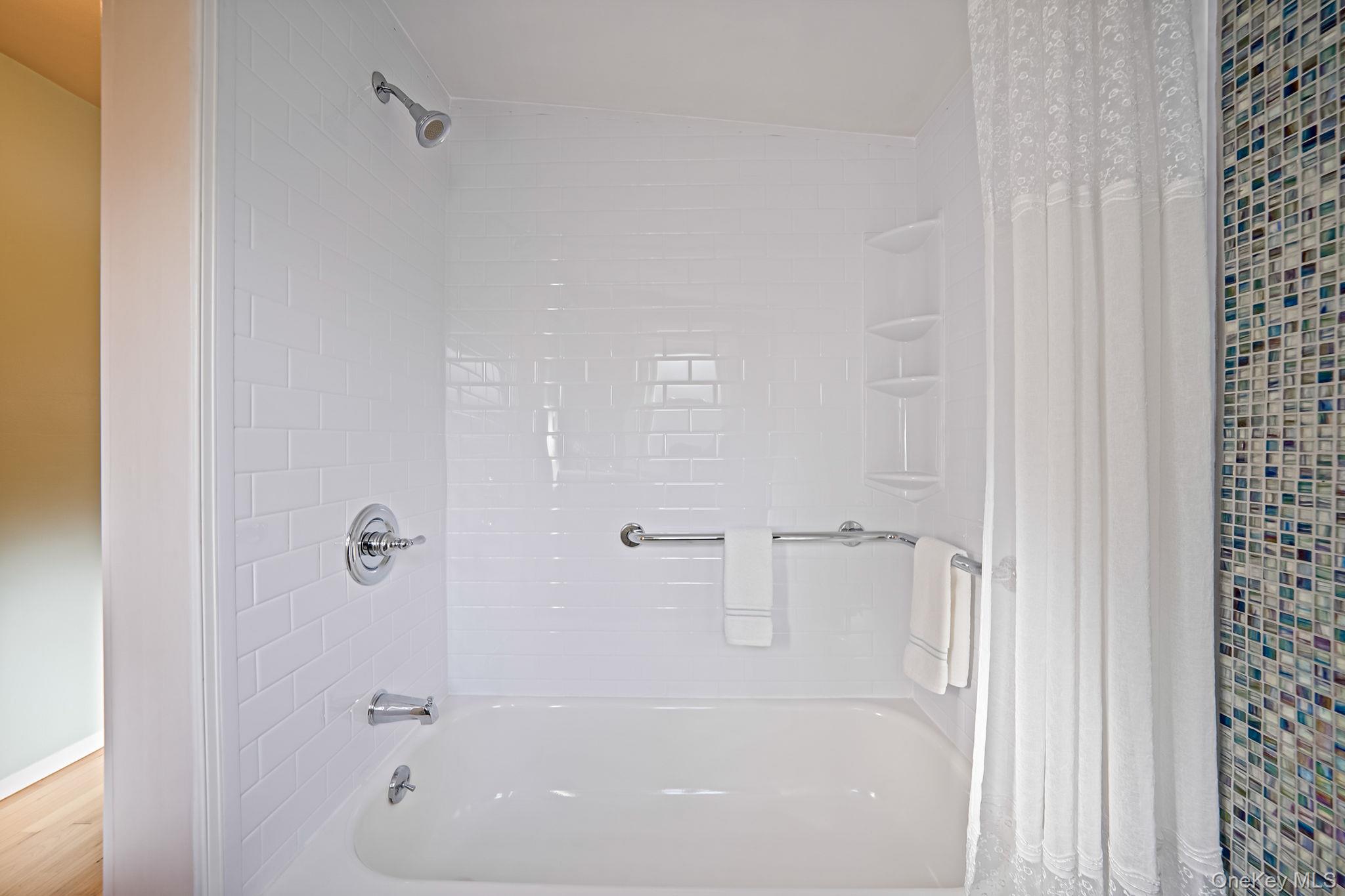 4 Wyandanch Trail, Ridge, NY 11961