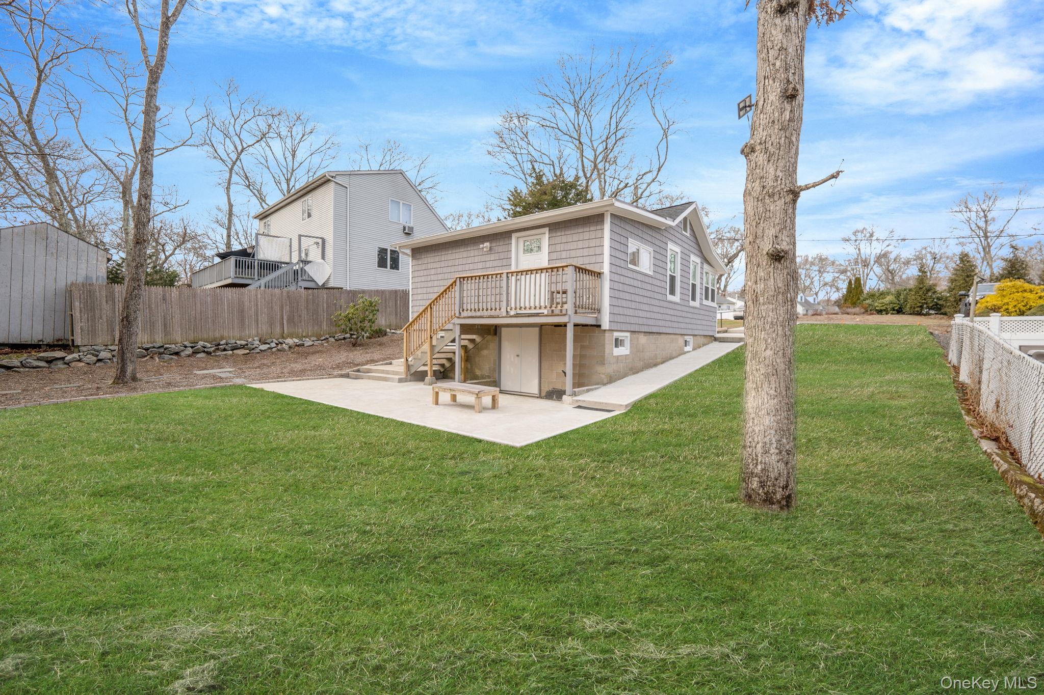 4 Wyandanch Trail, Ridge, NY 11961