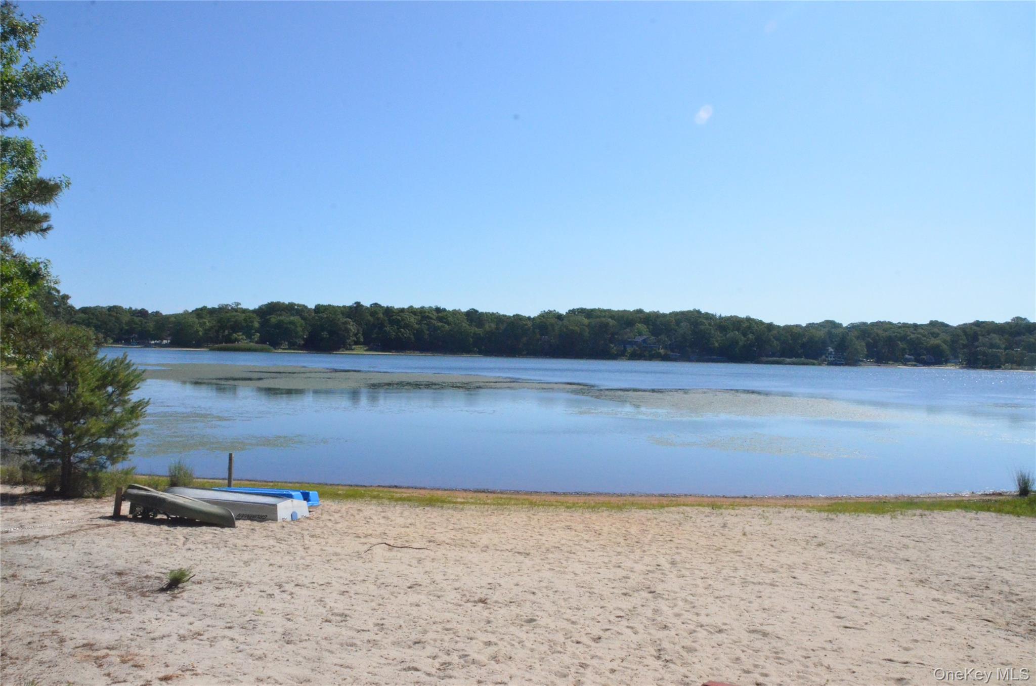 4 Wyandanch Trail, Ridge, NY 11961