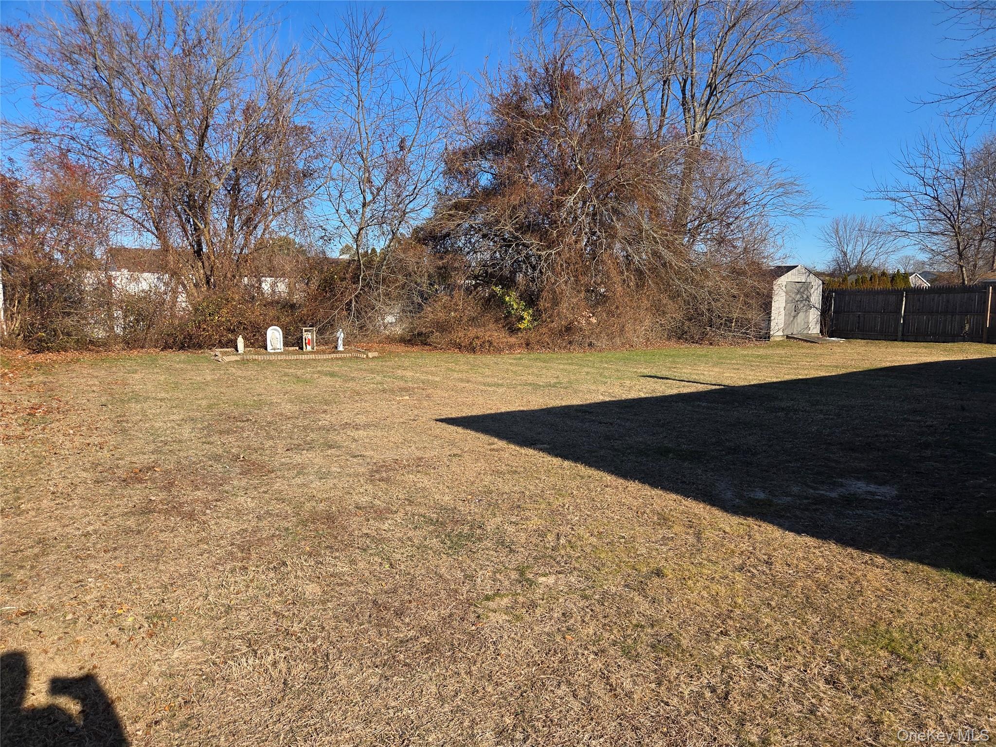 17 Thrasher Avenue, Bellport, NY 11713