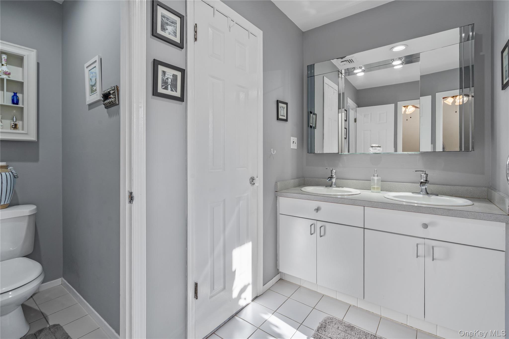 65 Birchbrook Drive, Smithtown, NY 11787