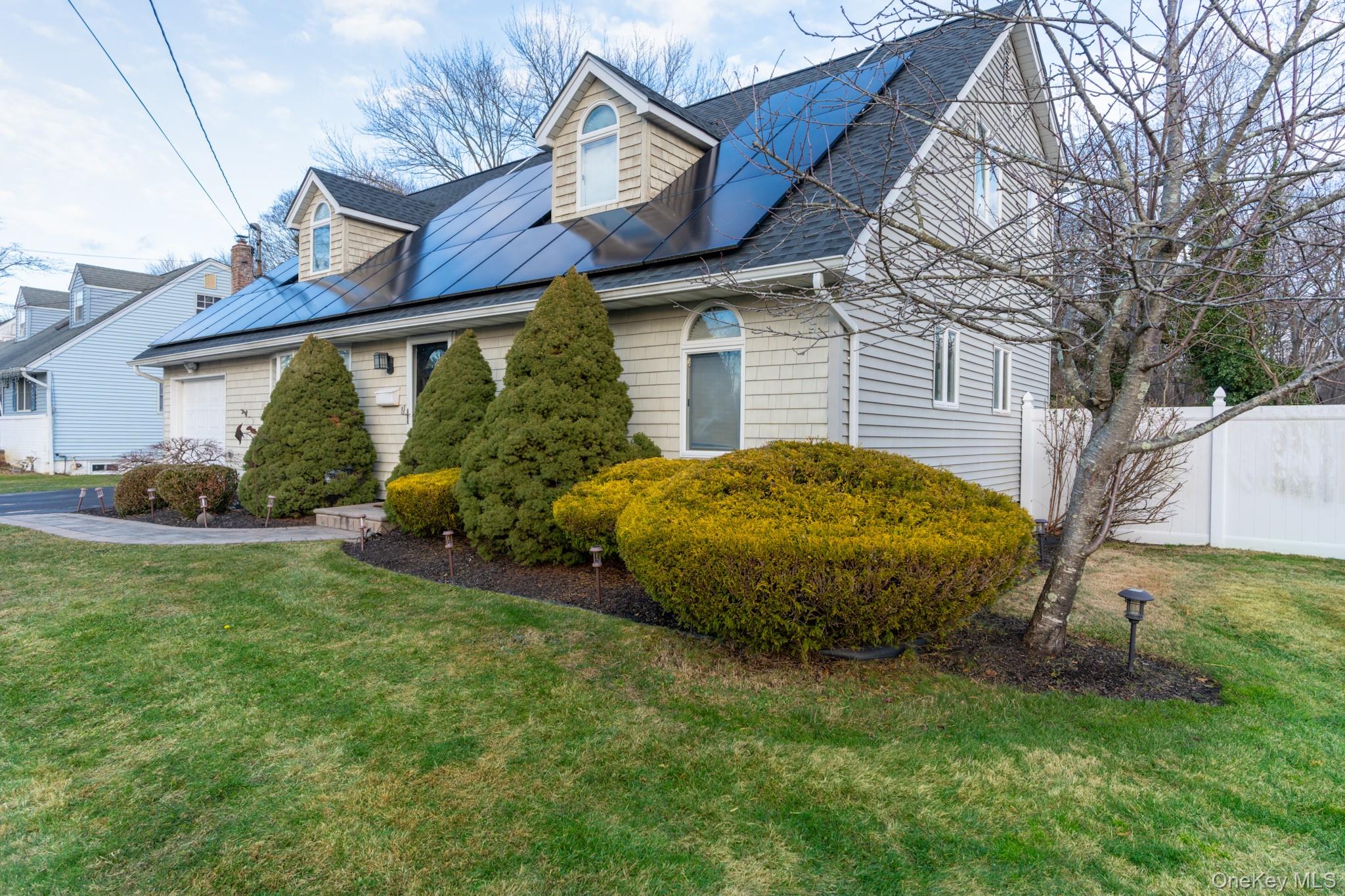 65 Birchbrook Drive, Smithtown, NY 11787