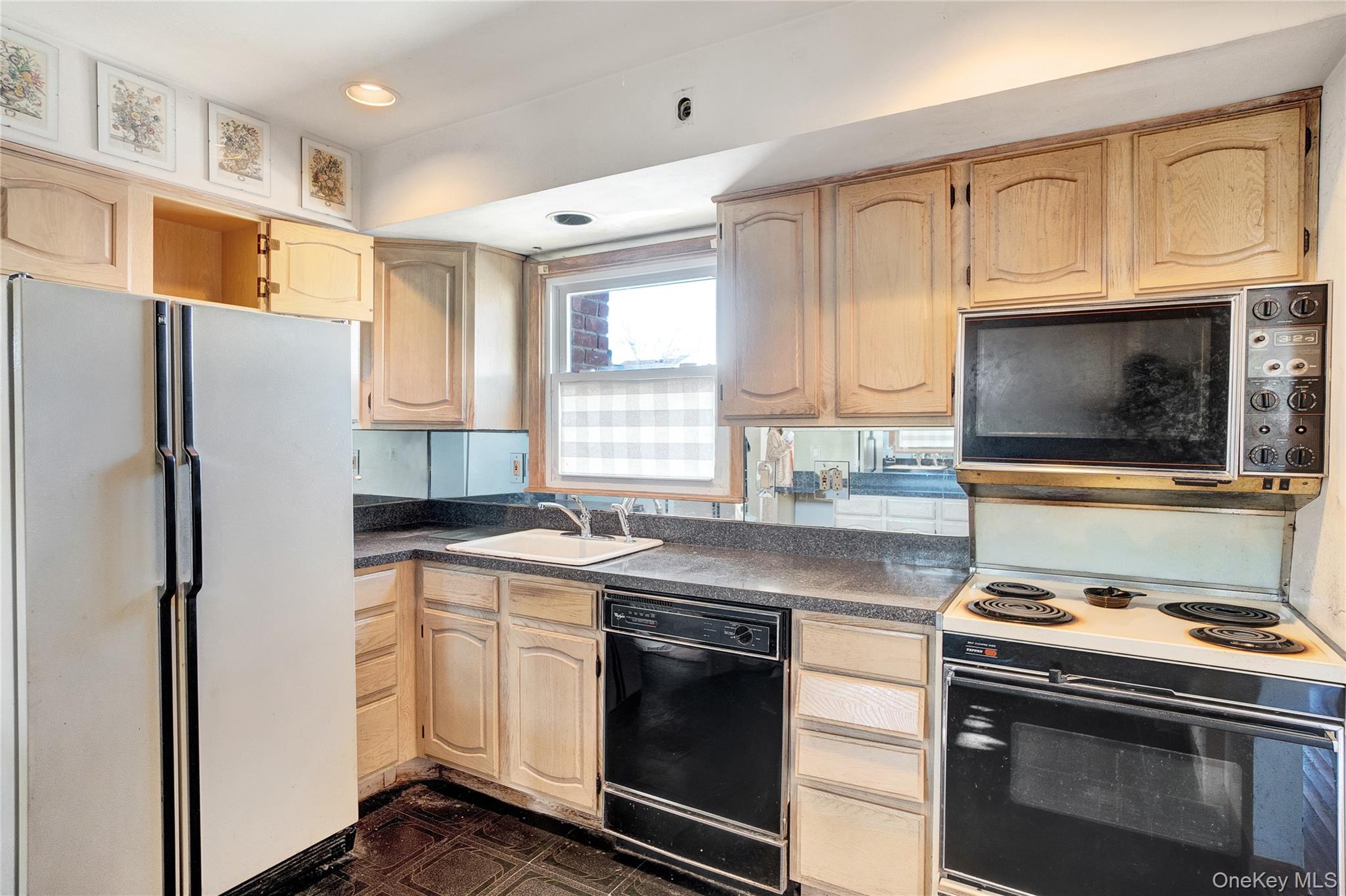 212 Newbridge Road, Hicksville, NY 11801