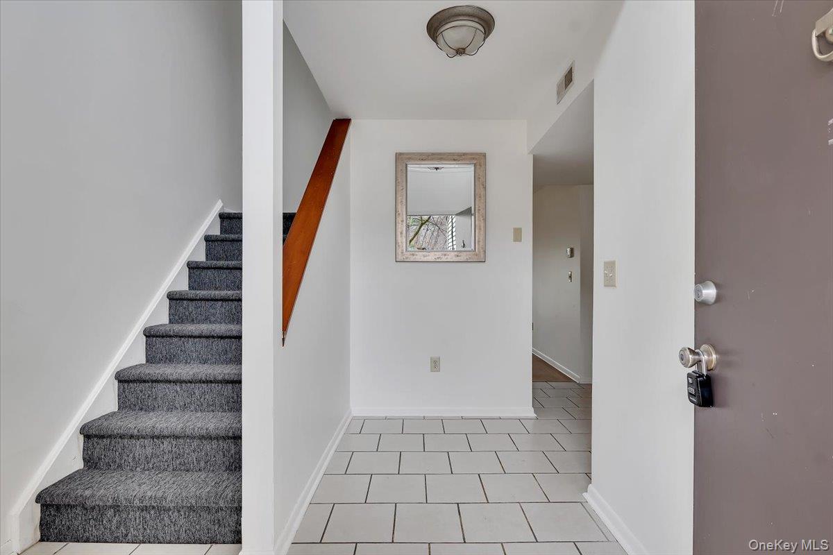 20 Heartwood Court, Call Listing Agent, NY 12065