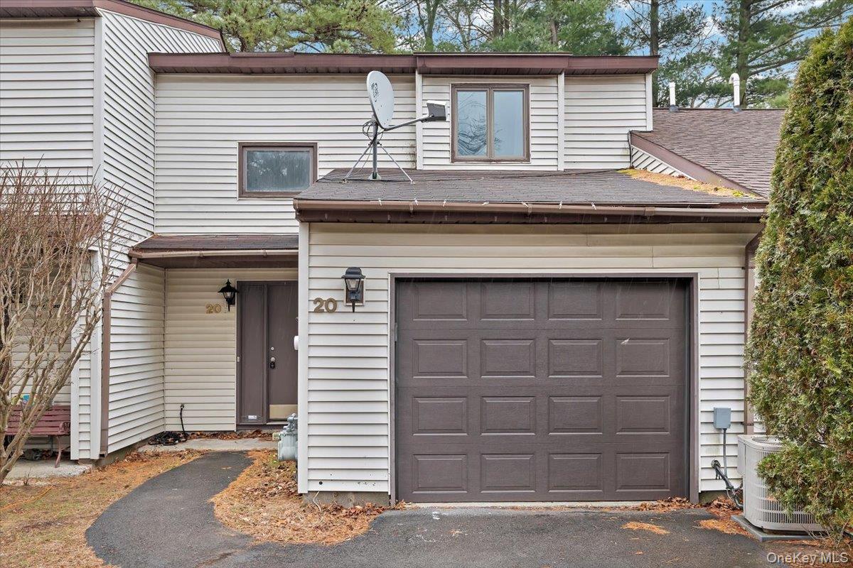 20 Heartwood Court, Call Listing Agent, NY 12065