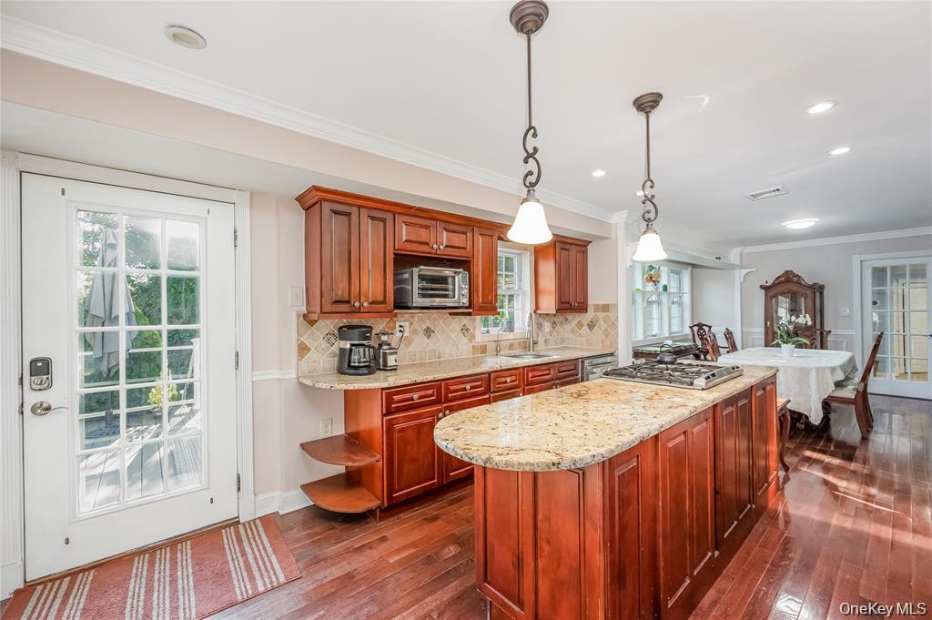 7 Junior Drive, Ronkonkoma, NY 11779