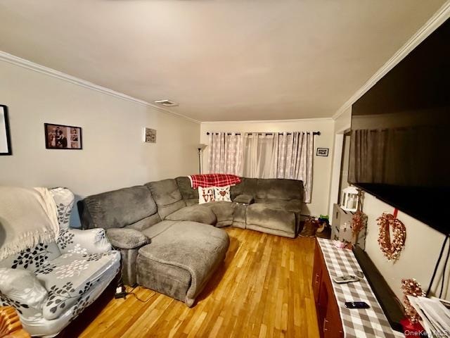 692 Woodside Drive, Wantagh, NY 11793