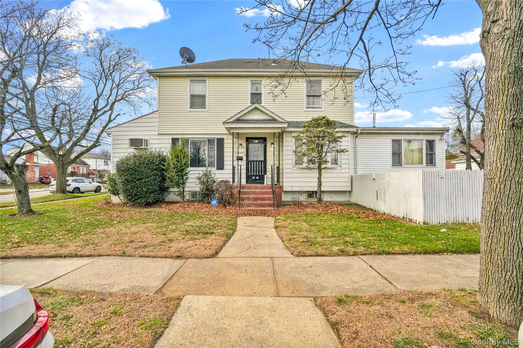 85-86 263 Street, Floral Park, NY 11001