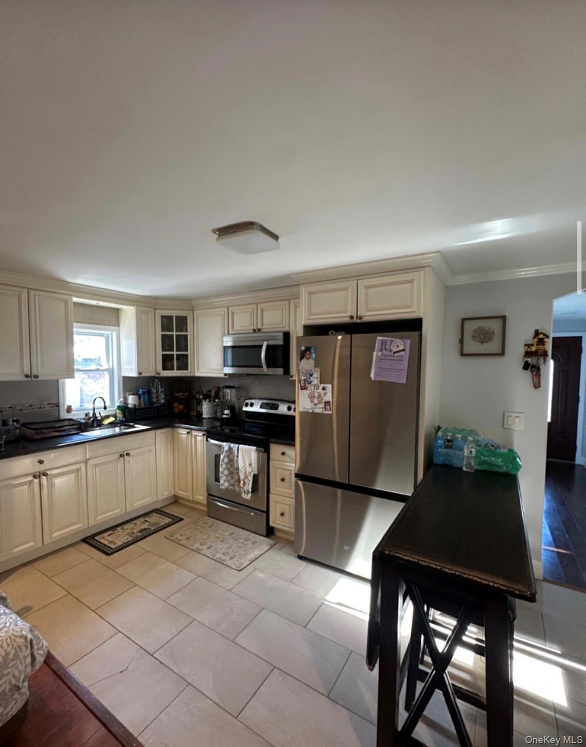 10 Elm Avenue, Bay Shore, NY 11706