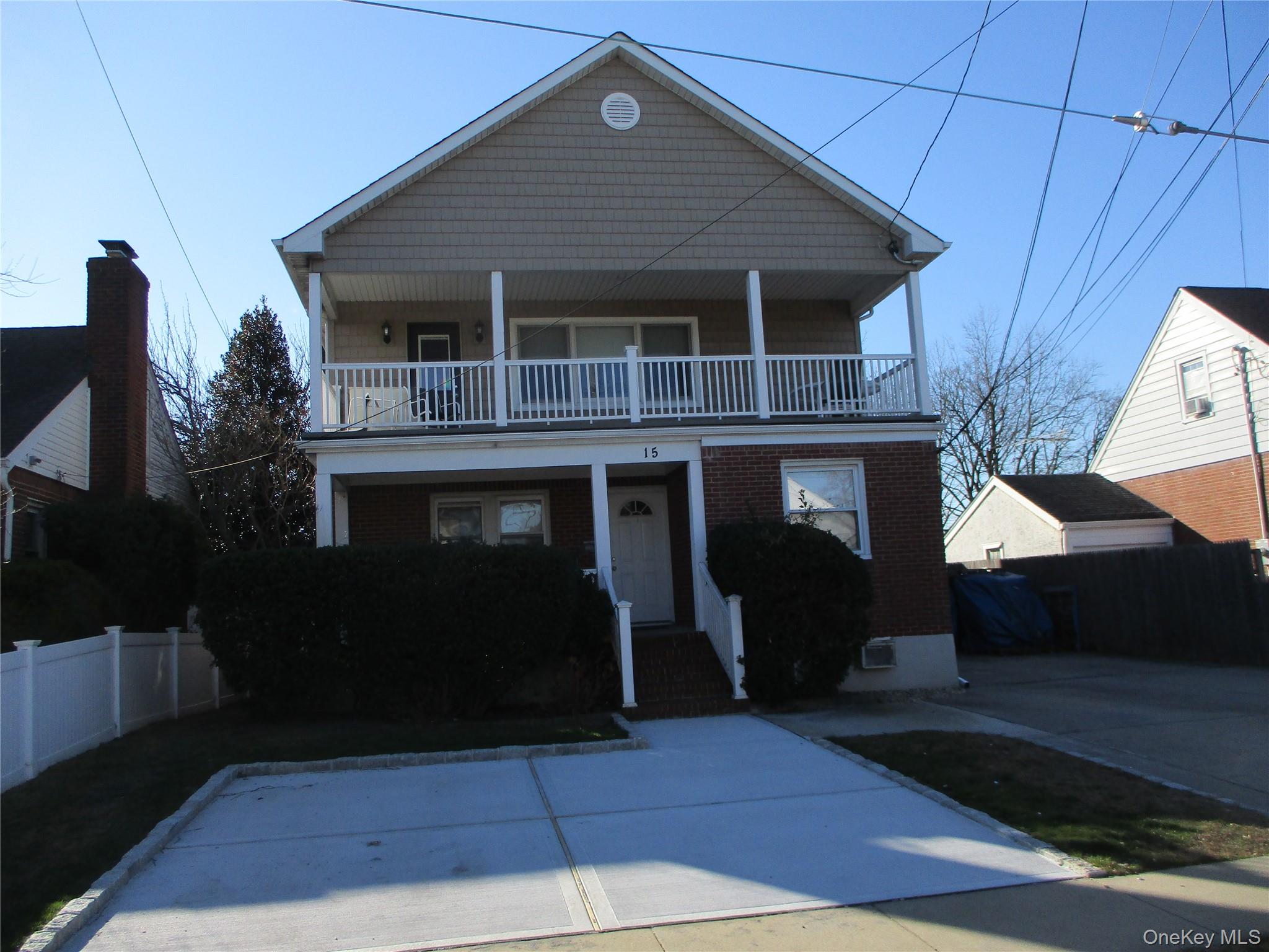 15 Alice Court, East Rockaway, NY 11518