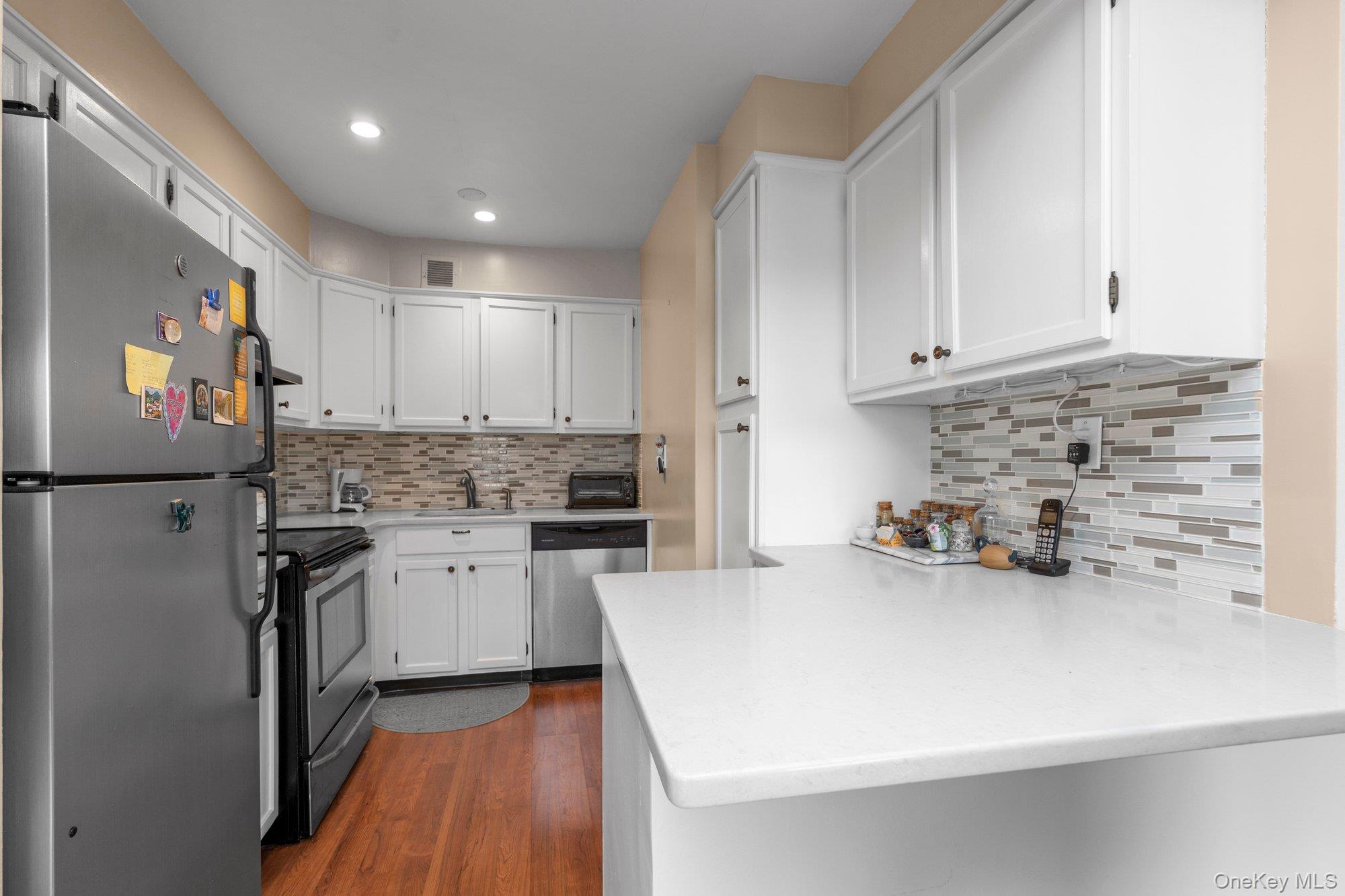 166-31 9th Ave # 8A, Beechhurst, NY 11357