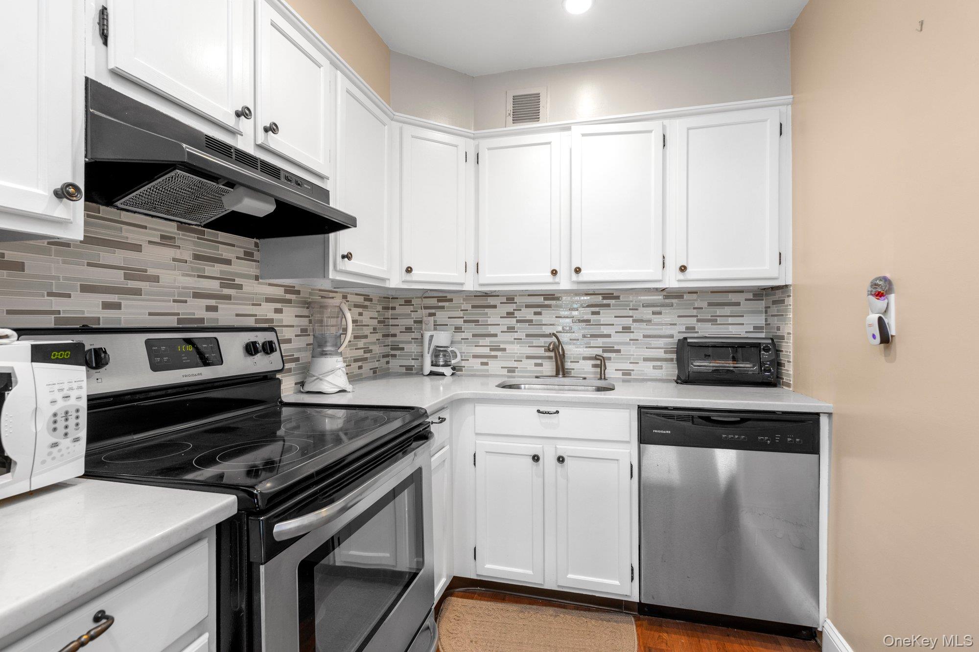 166-31 9th Ave # 8A, Beechhurst, NY 11357