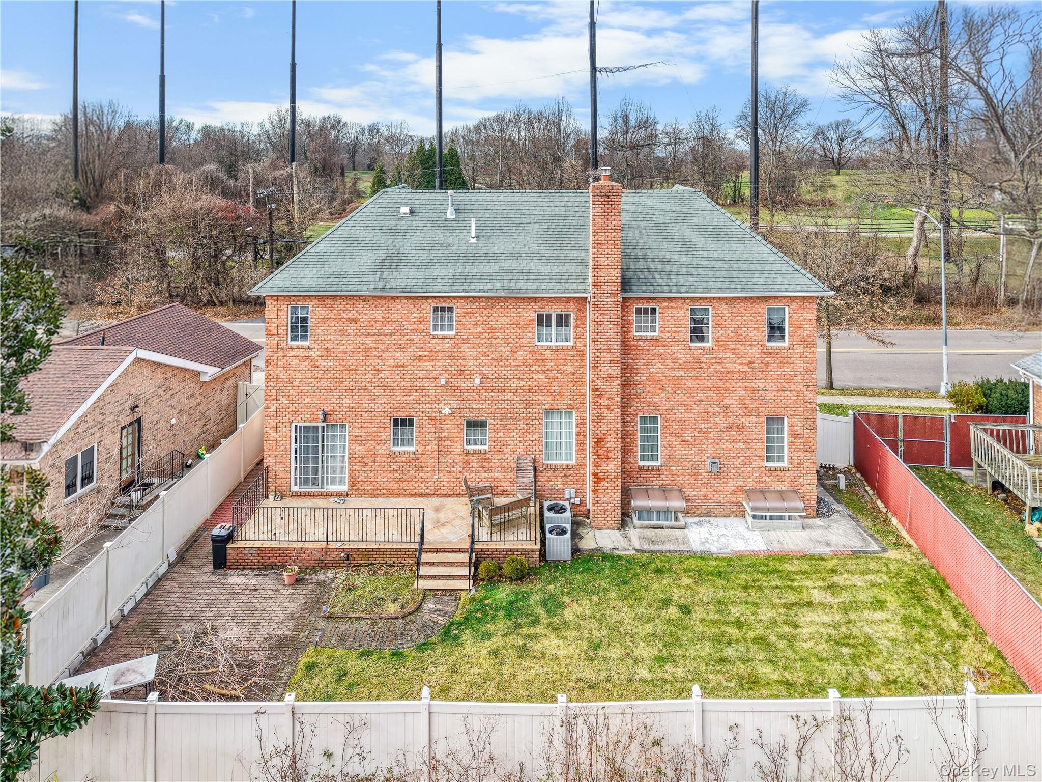 66-19 Commonwealth Boulevard, Little Neck, NY 11362