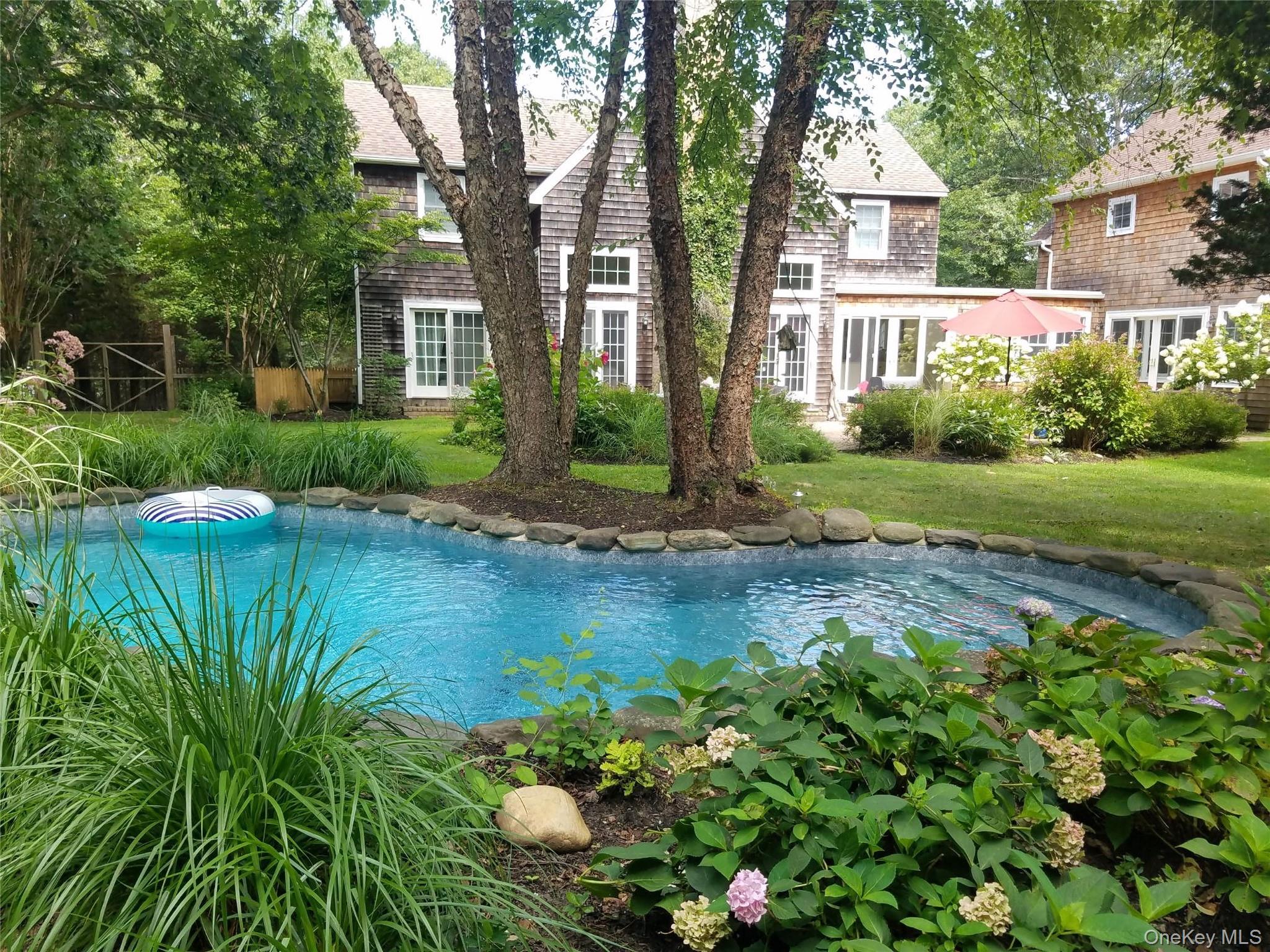 10 Deer Path, East Hampton, NY 11937