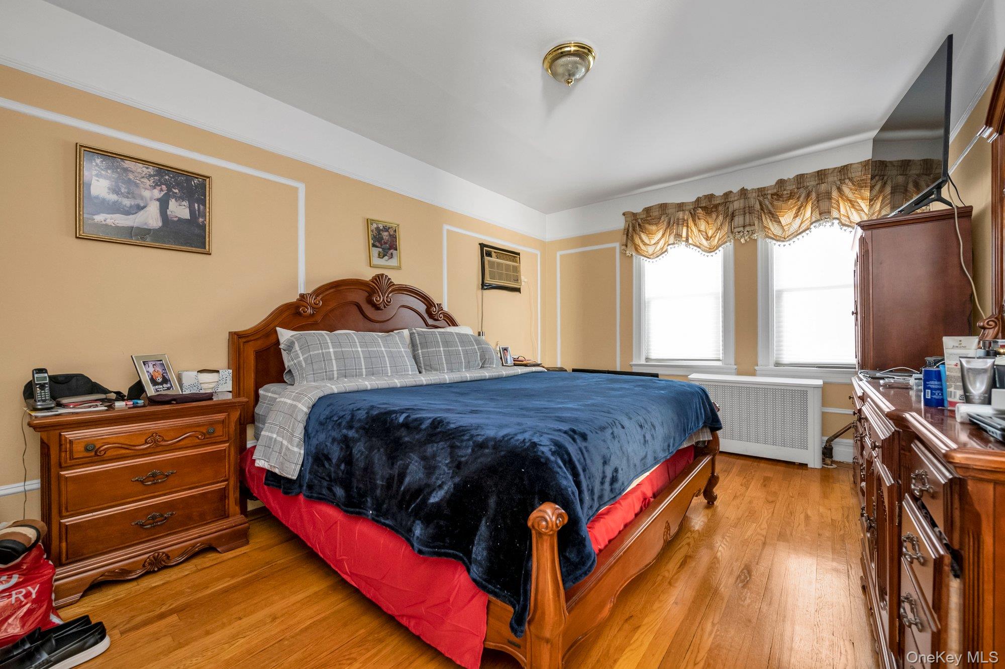 2445 Yates Avenue, Bronx, NY 10469