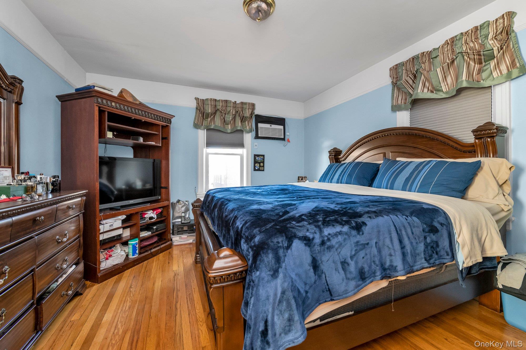 2445 Yates Avenue, Bronx, NY 10469