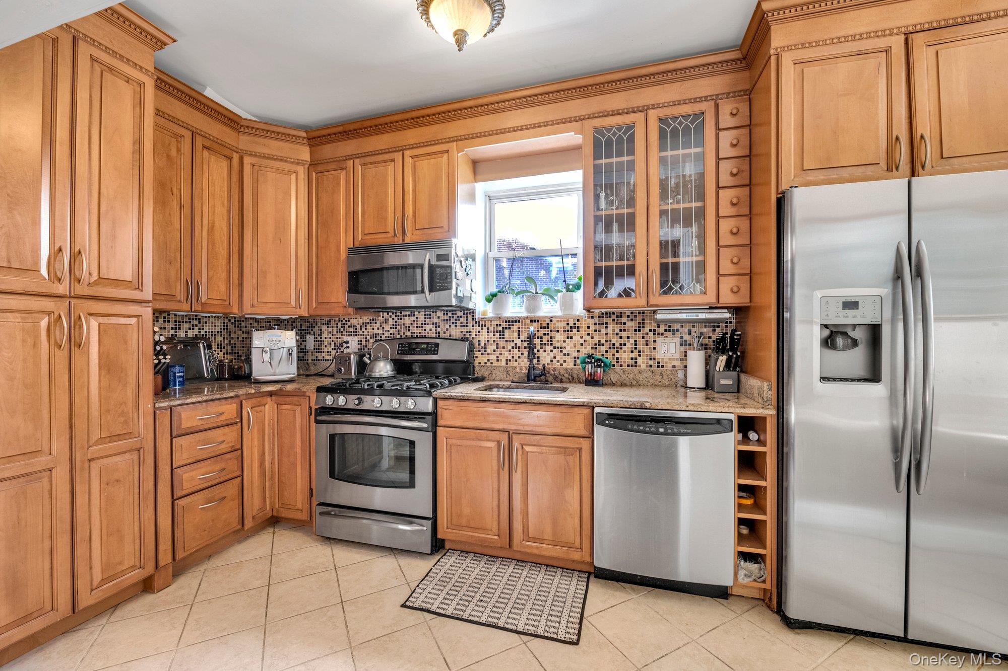 2445 Yates Avenue, Bronx, NY 10469