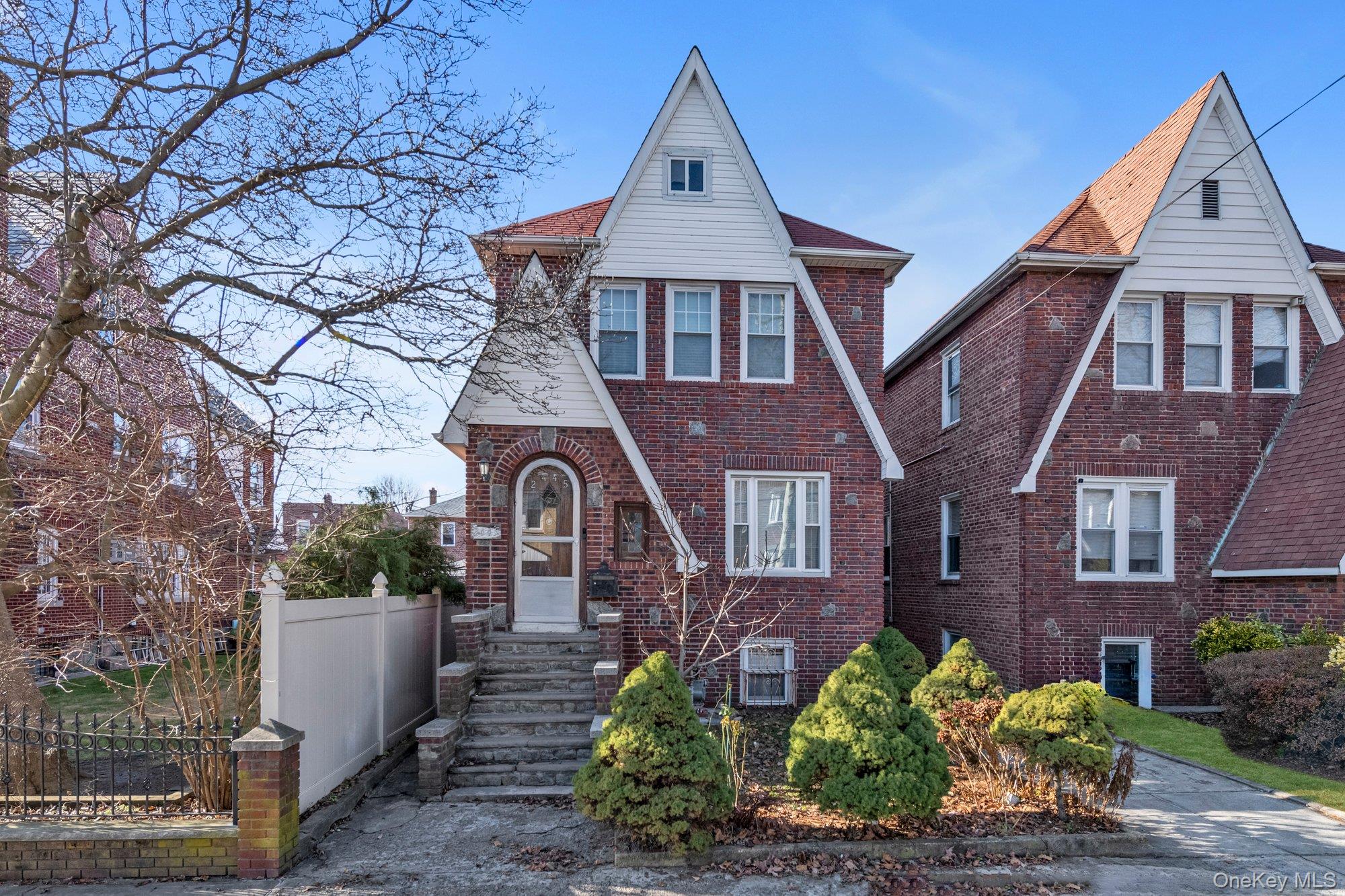 2445 Yates Avenue, Bronx, NY 10469