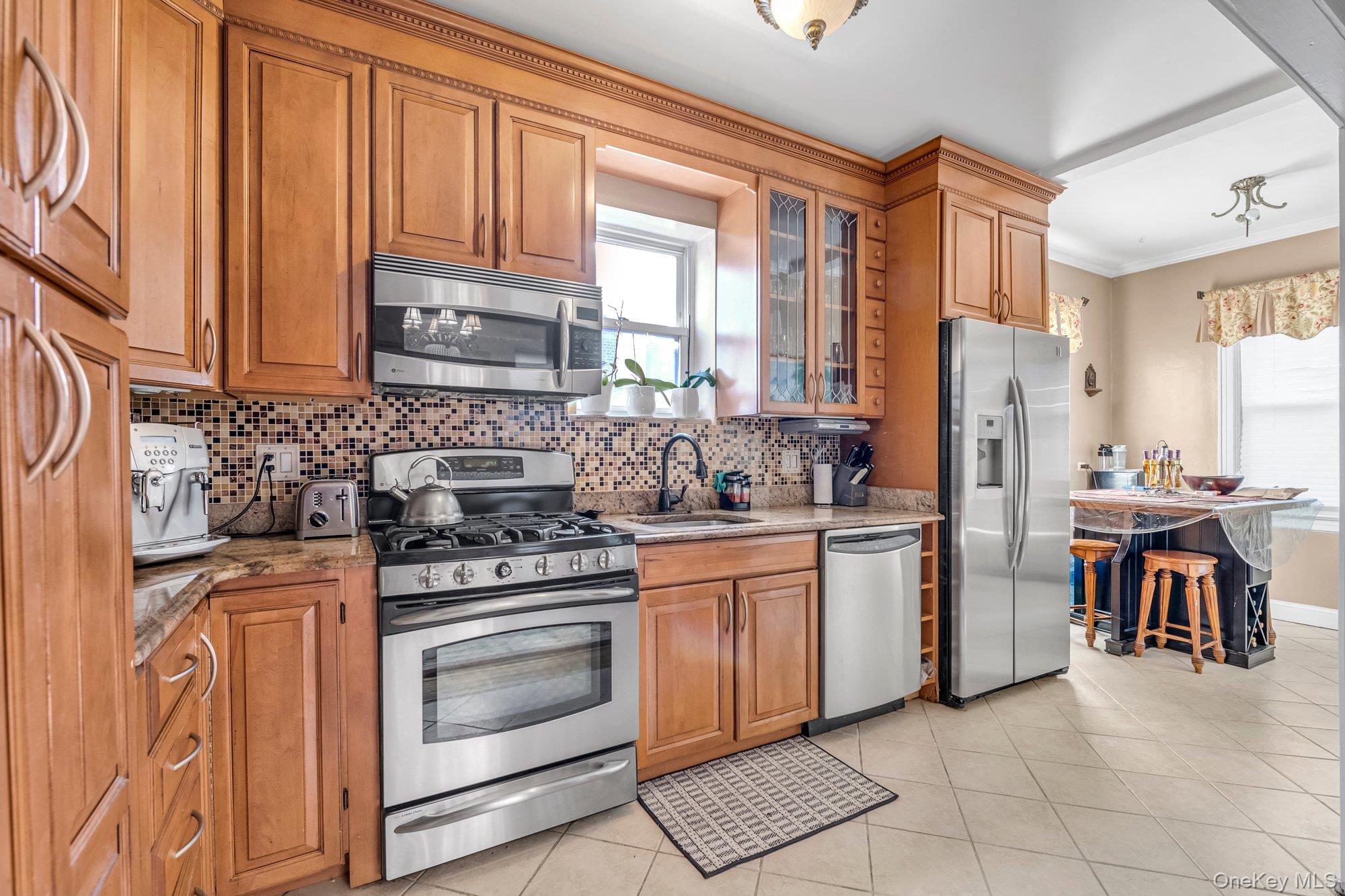 2445 Yates Avenue, Bronx, NY 10469