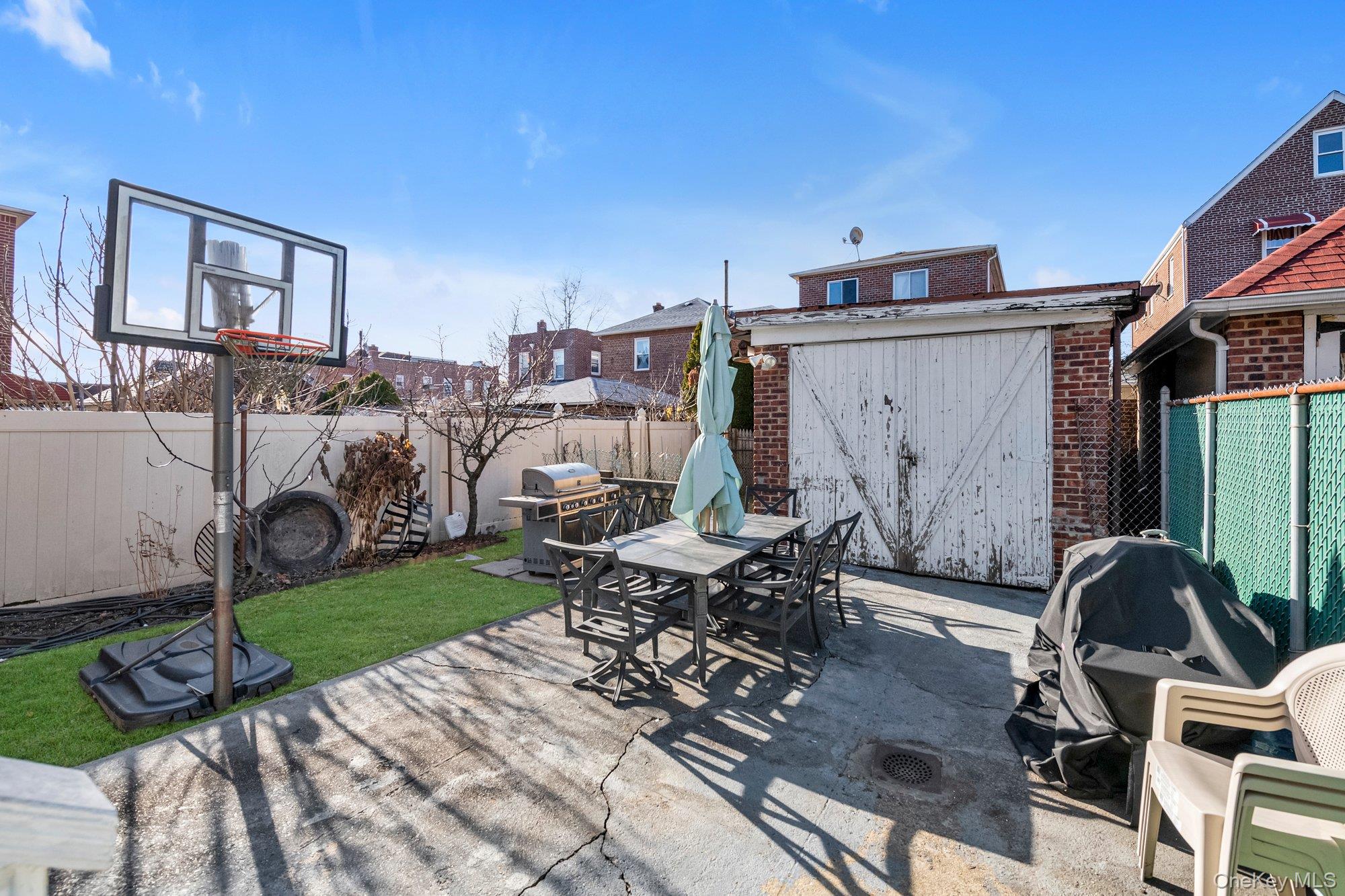 2445 Yates Avenue, Bronx, NY 10469