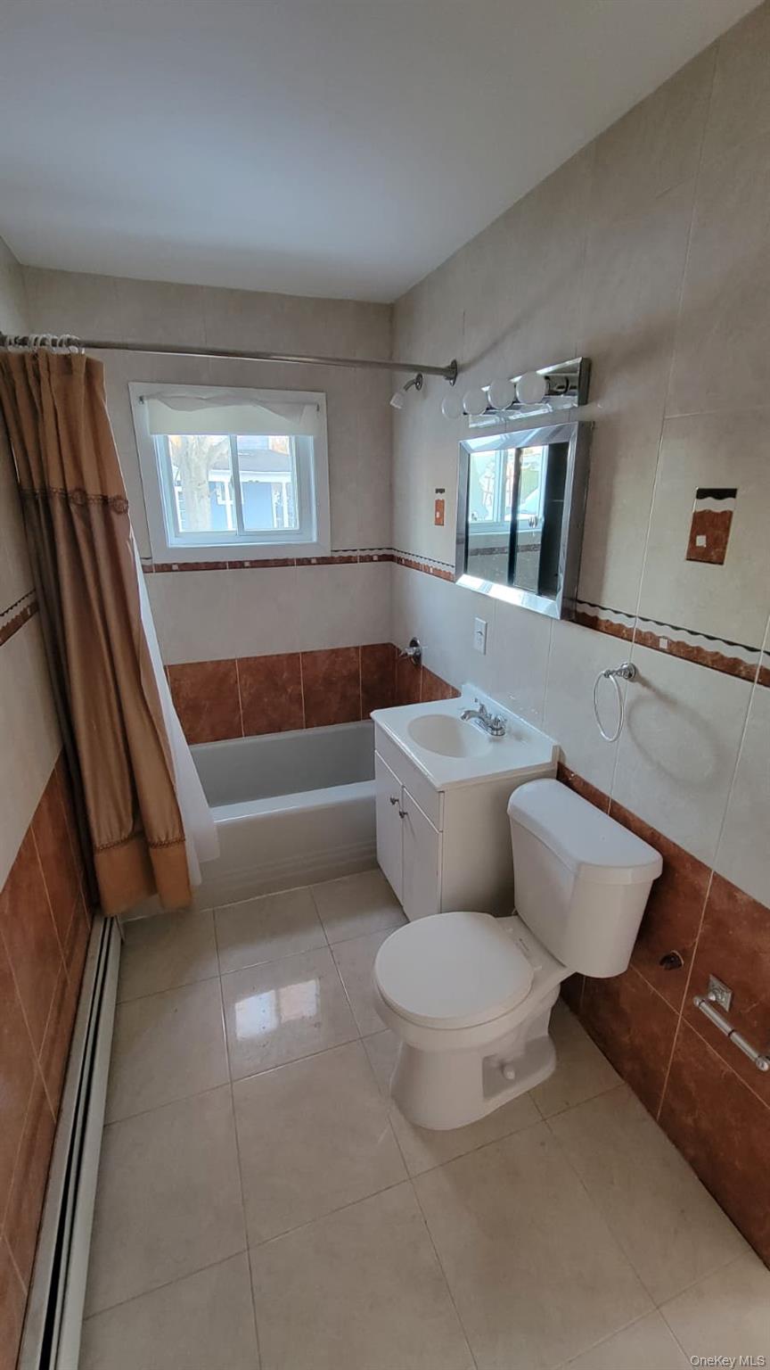 83 Kraemer Street # 1, Hicksville, NY 11801