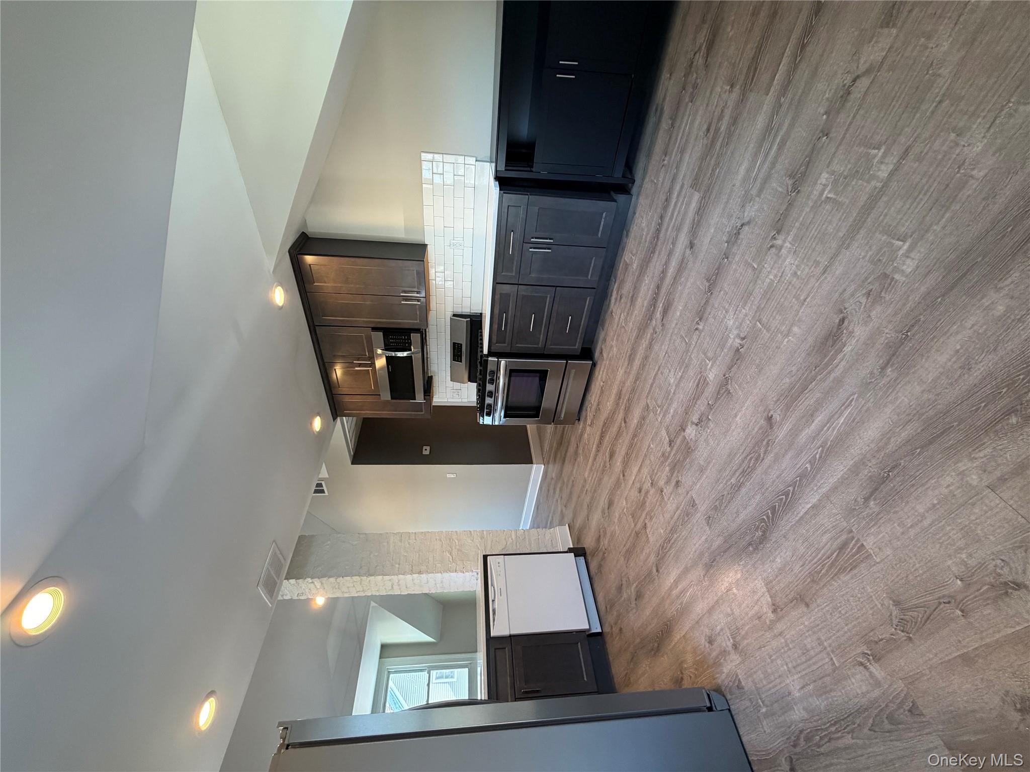 43 James Street, Babylon, NY 11702