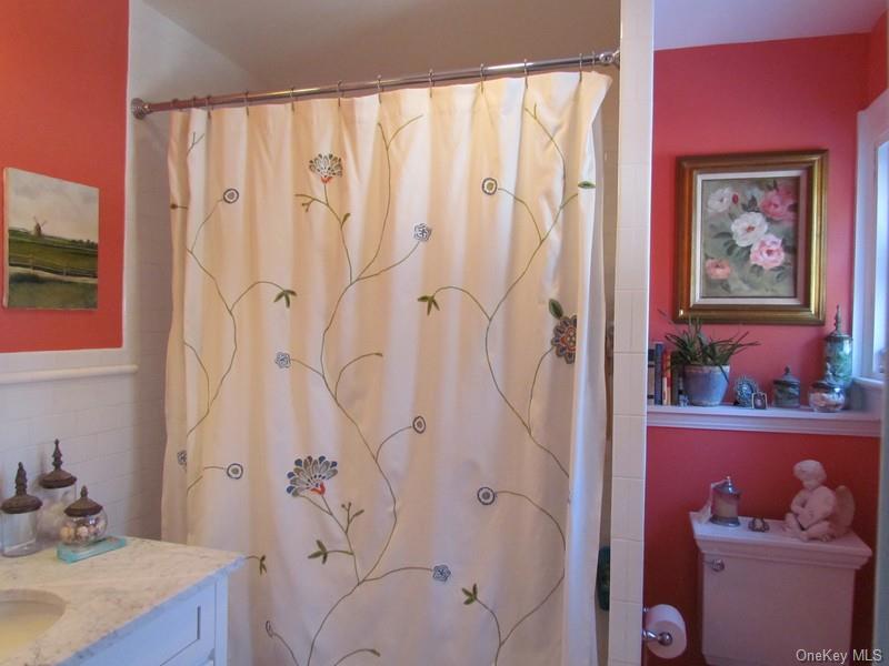 29 Ash Street, Locust Valley, NY 11560