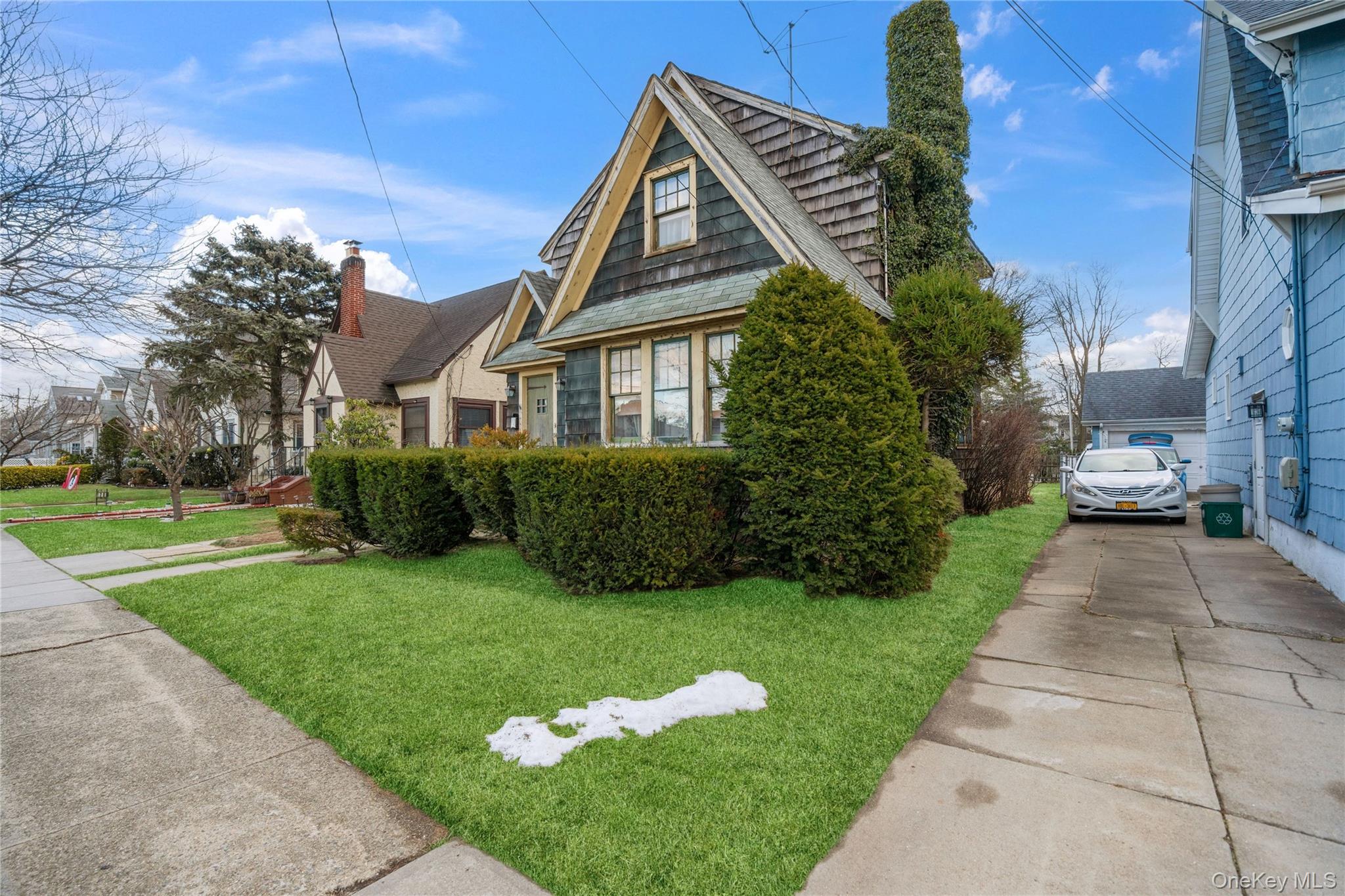 114 Buckingham Place, Lynbrook, NY 11563