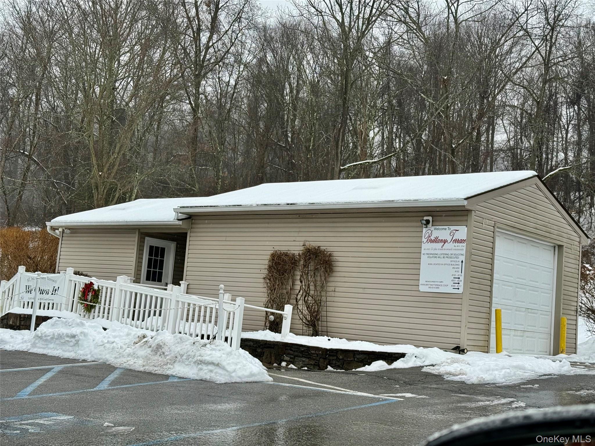 129 Brittany Terrace # 129, Rock Tavern, NY 12575