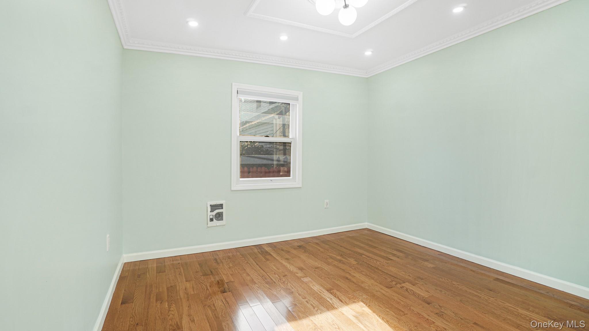 21 Linden Boulevard, Hicksville, NY 11801