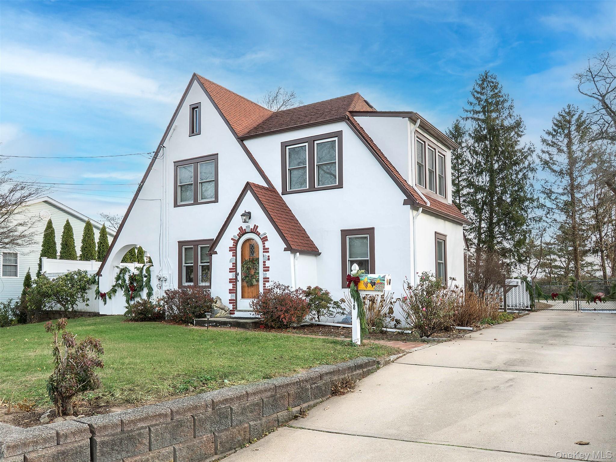 118 McLaughlin Street, Glen Cove, NY 11542